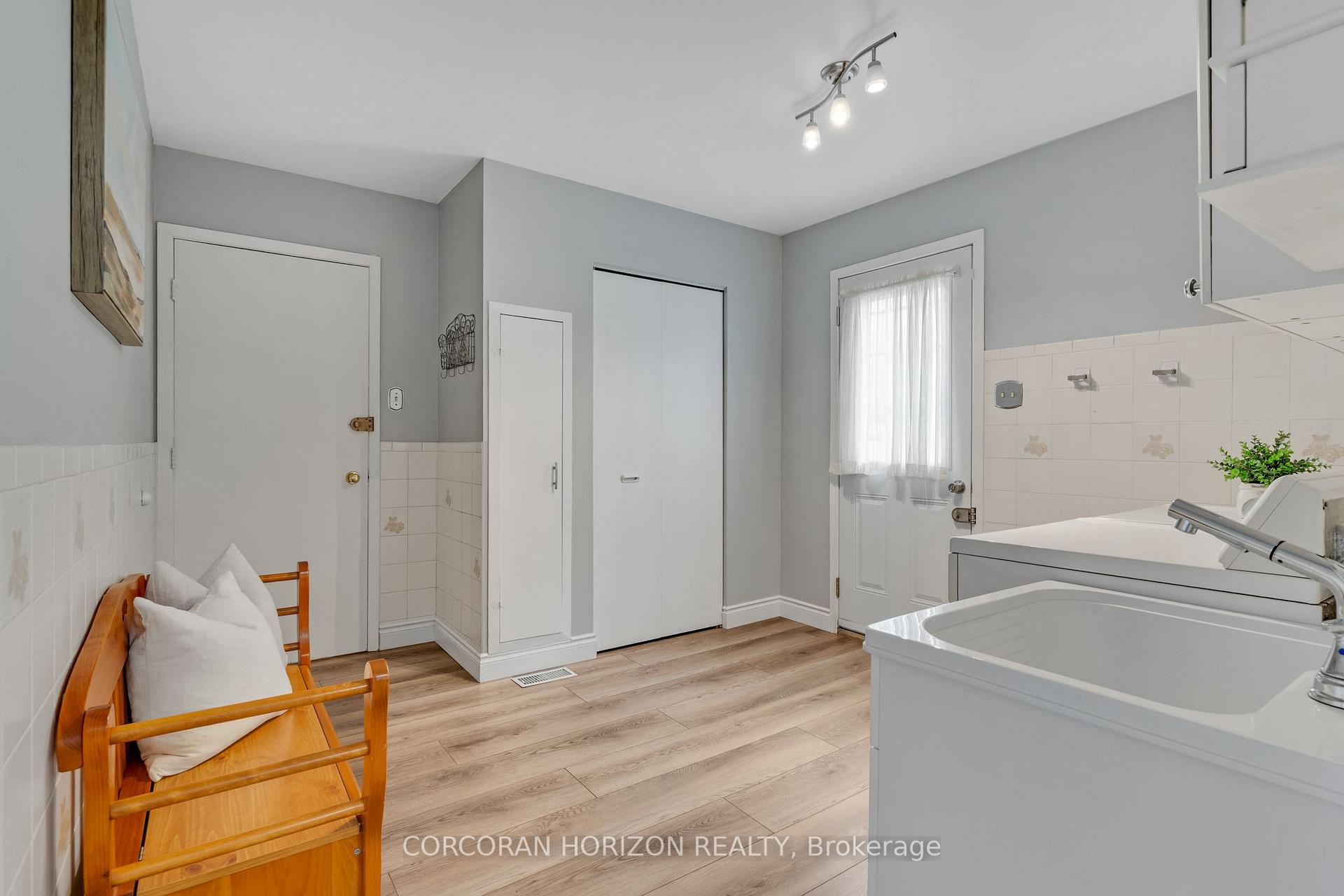 Photo 16 of 8 Blue Spruce Court, Kitchener, Forest Heights — HOMEH