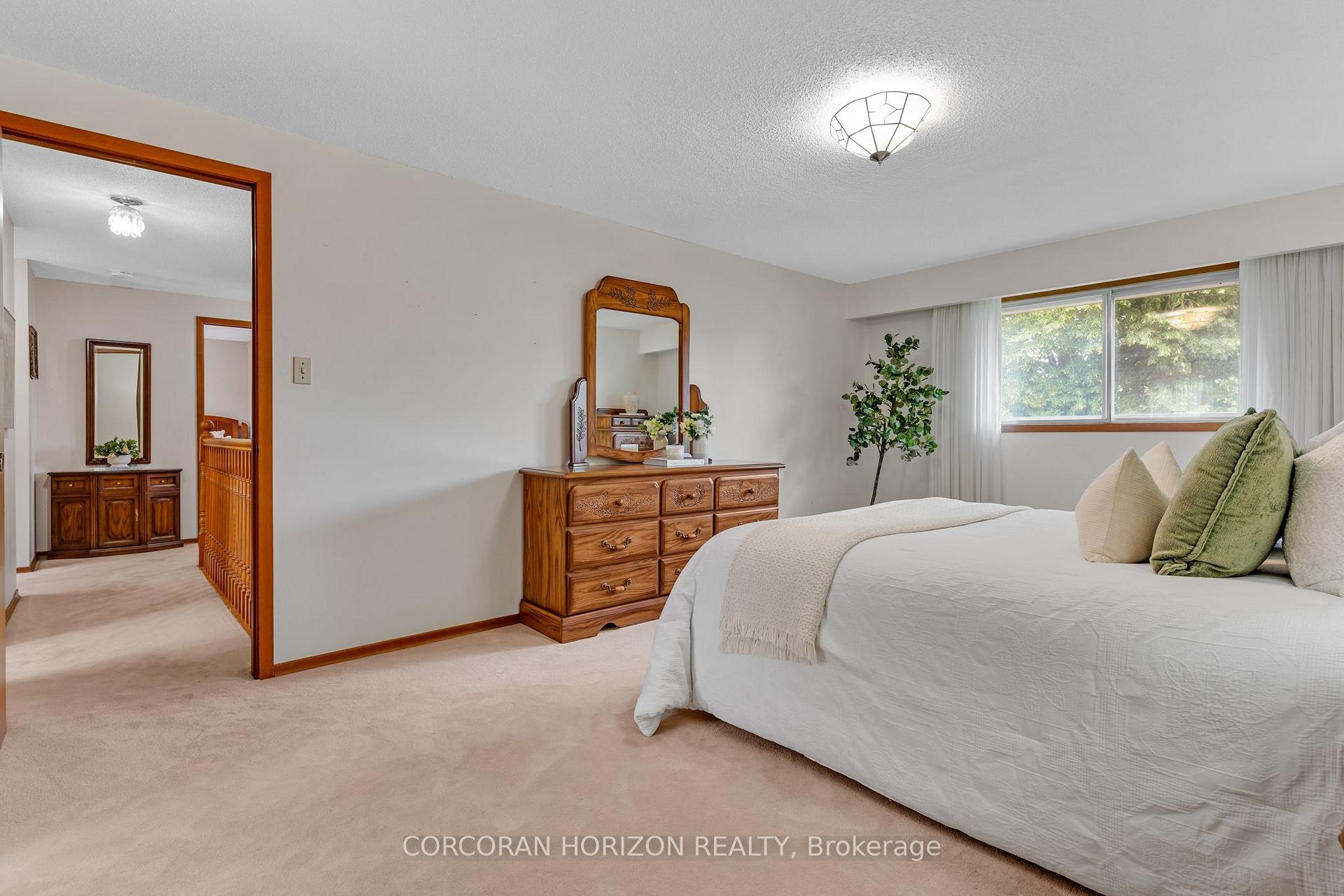Photo 18 of 8 Blue Spruce Court, Kitchener, Forest Heights — HOMEH