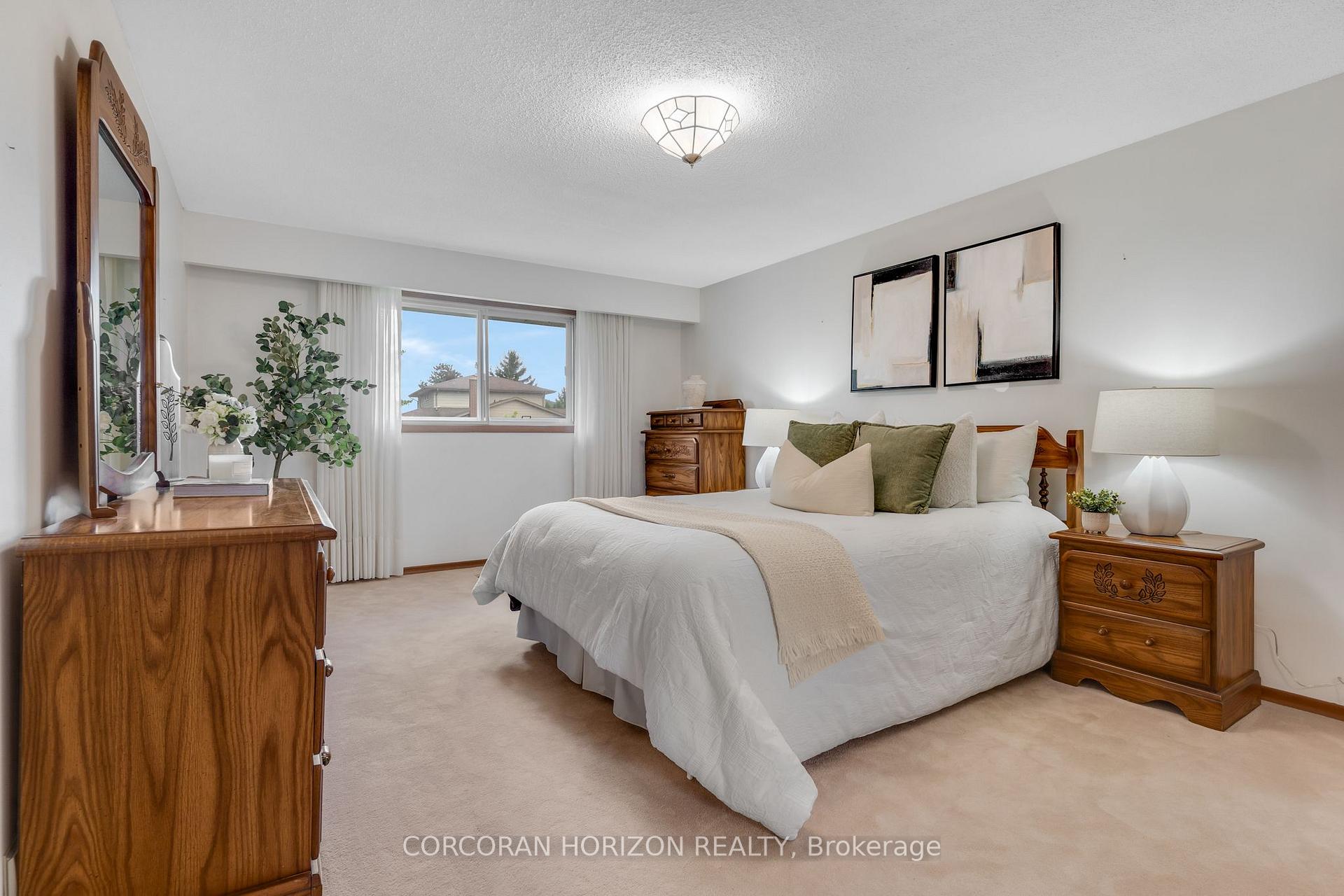 Photo 21 of 8 Blue Spruce Court, Kitchener, Forest Heights — HOMEH