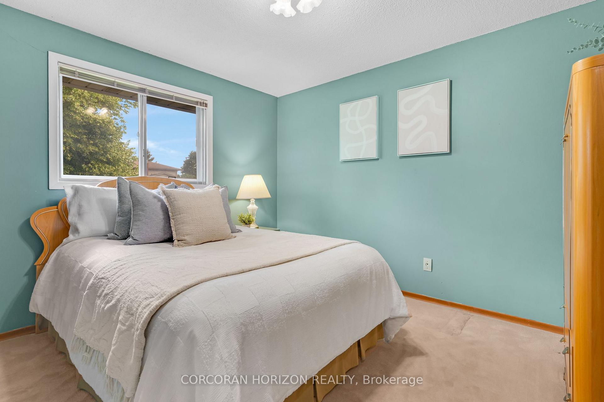 Photo 22 of 8 Blue Spruce Court, Kitchener, Forest Heights — HOMEH
