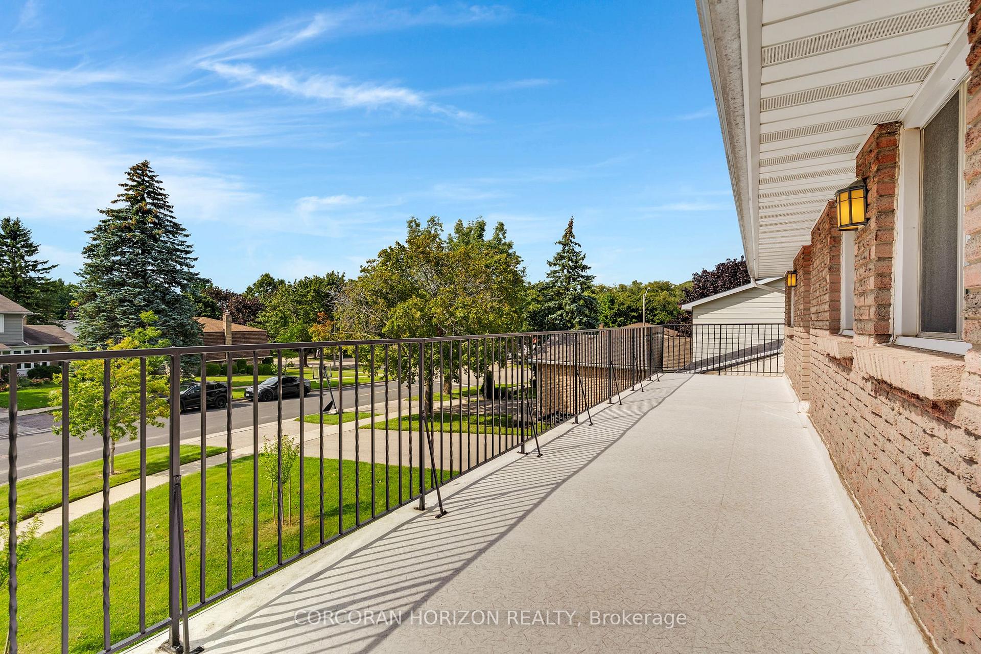 Photo 28 of 8 Blue Spruce Court, Kitchener, Forest Heights — HOMEH