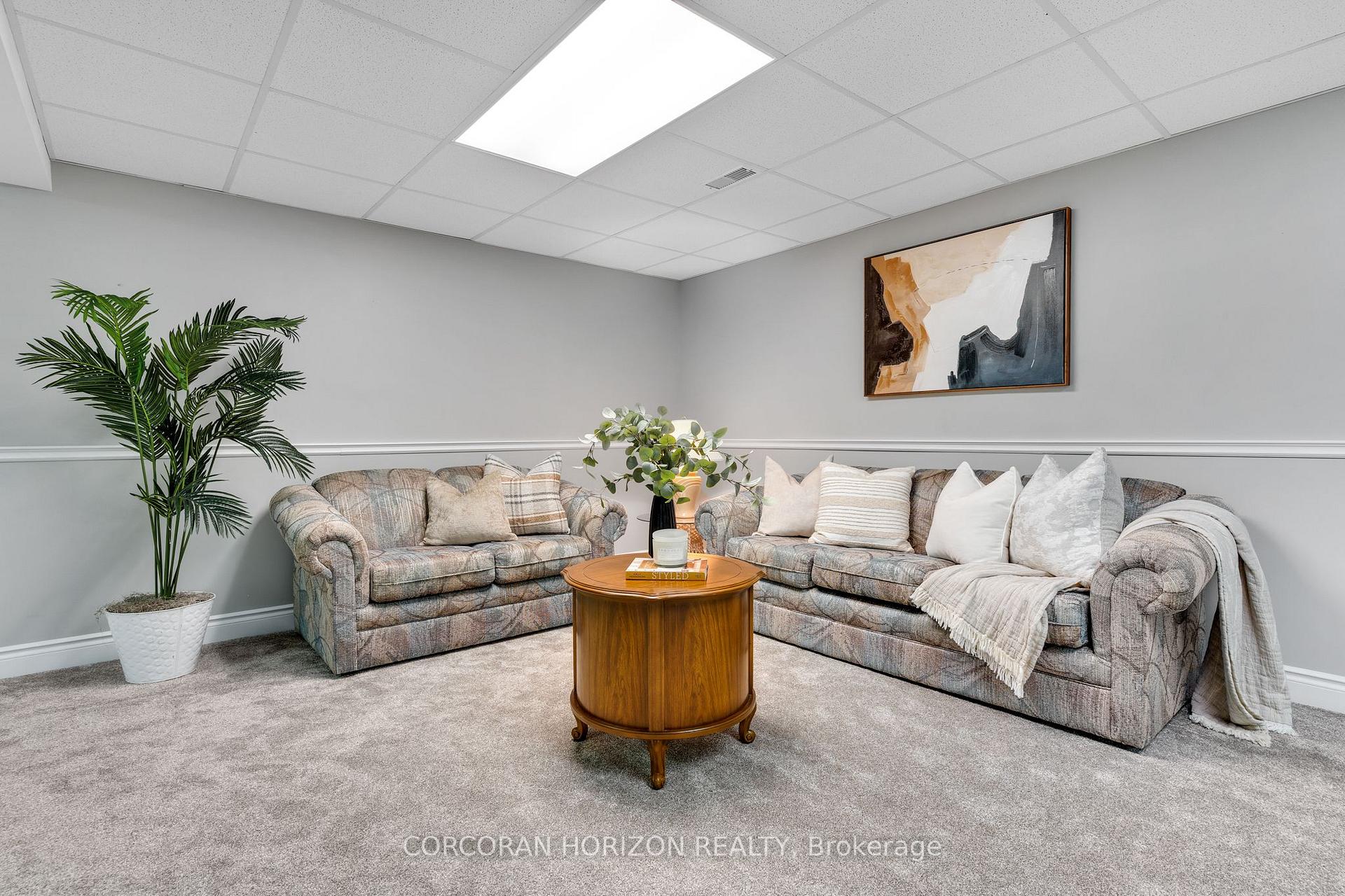 Photo 31 of 8 Blue Spruce Court, Kitchener, Forest Heights — HOMEH