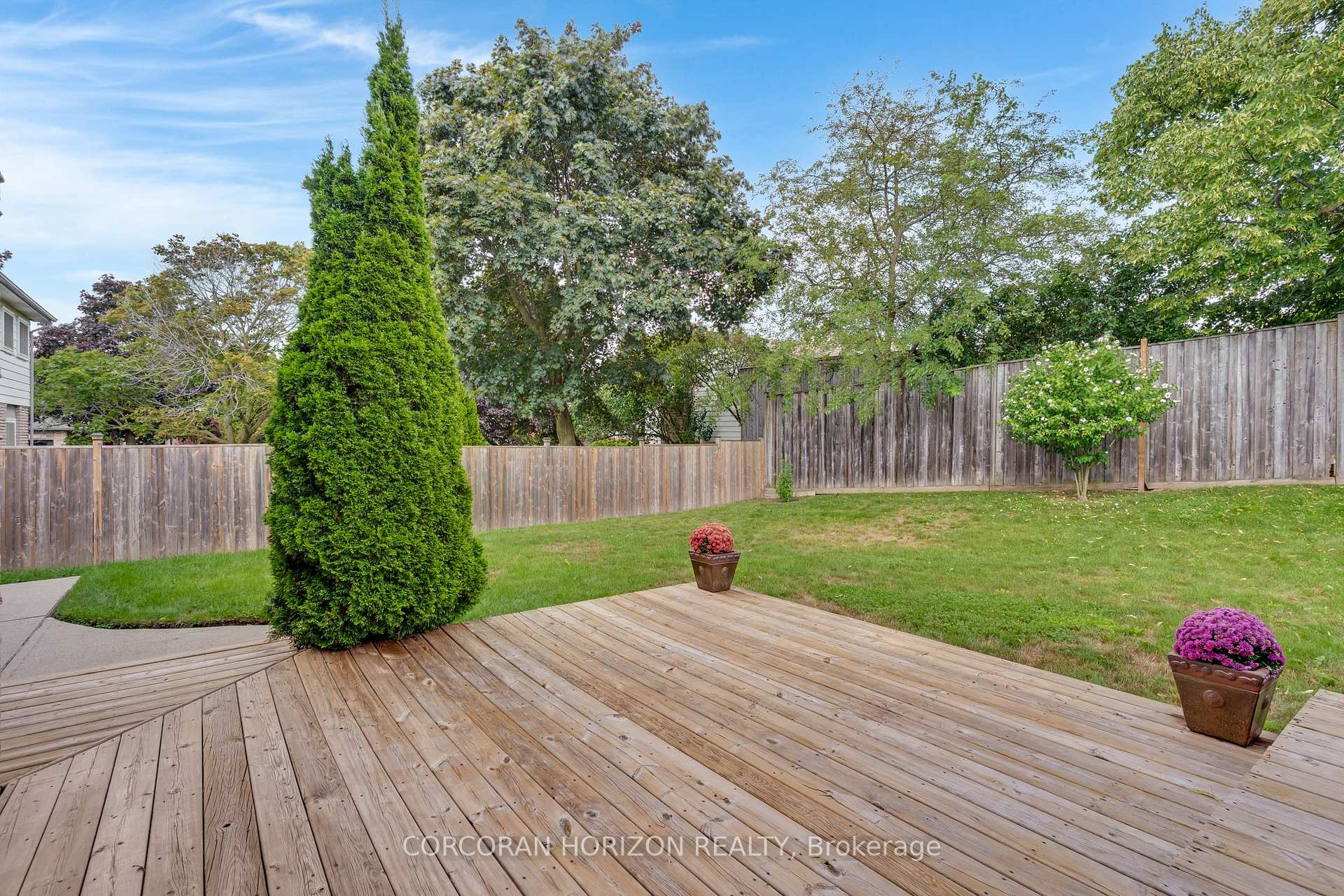 Photo 35 of 8 Blue Spruce Court, Kitchener, Forest Heights — HOMEH