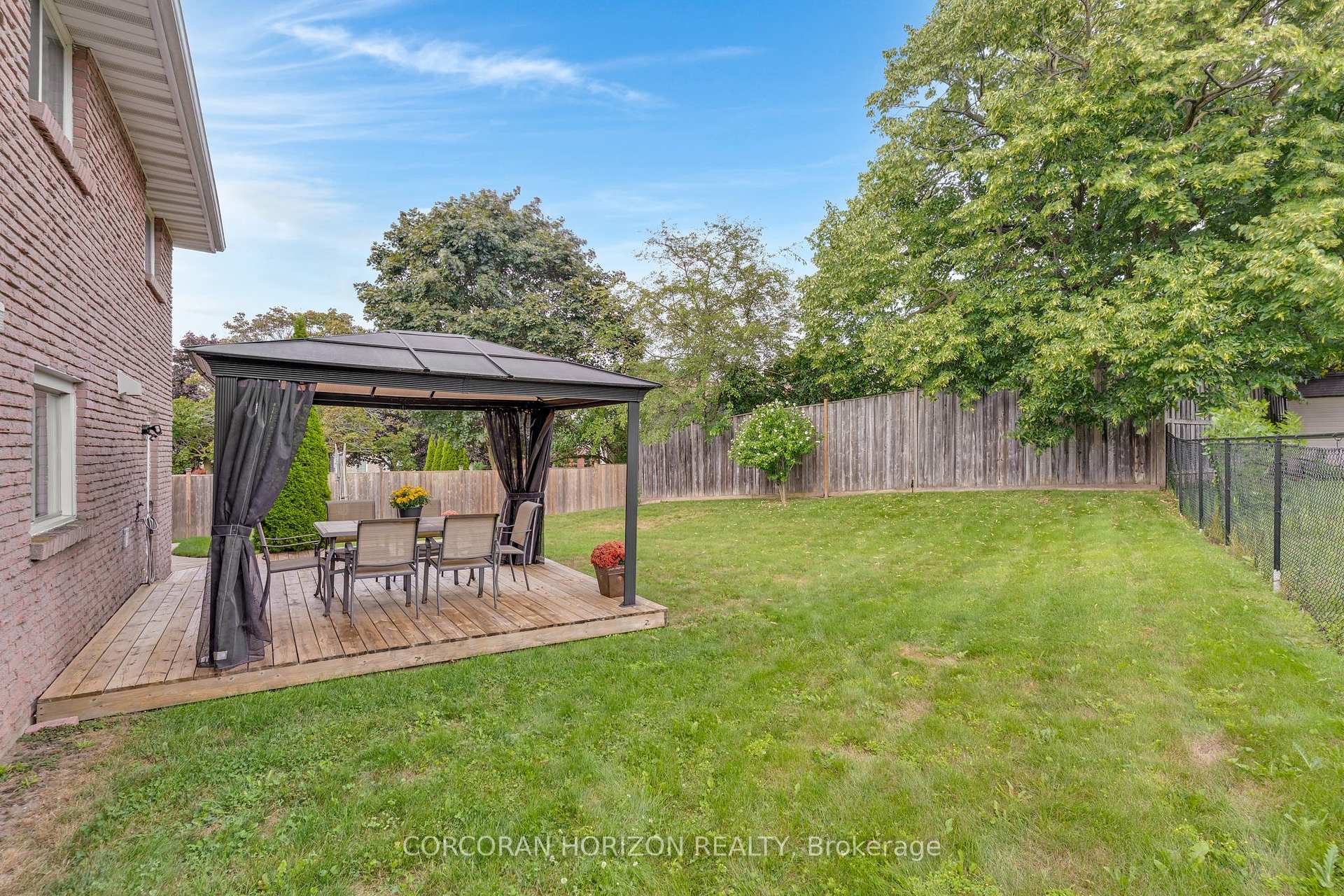 Photo 40 of 8 Blue Spruce Court, Kitchener, Forest Heights — HOMEH