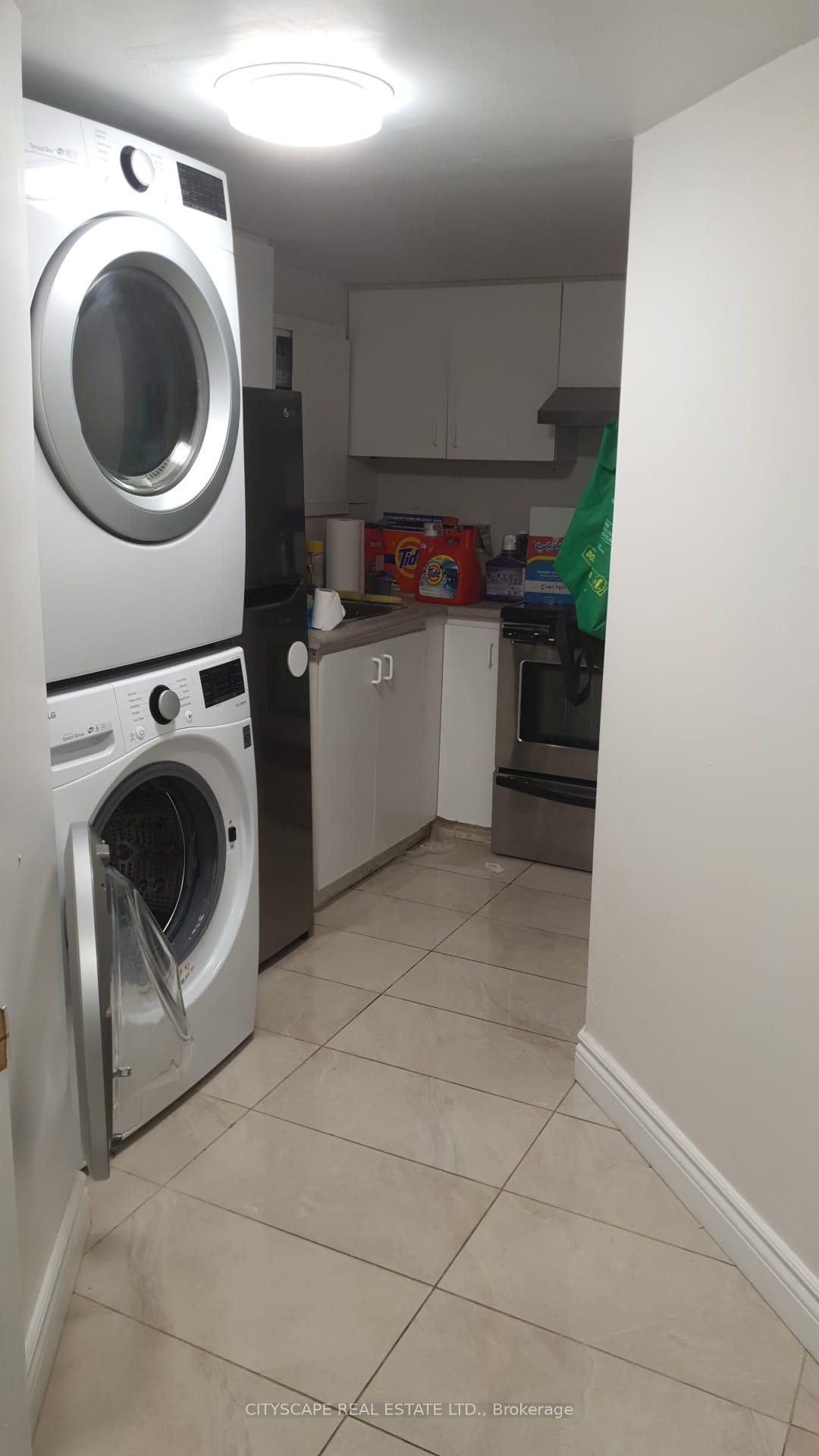Photo 4 of Unit Bsmt, 3932 Beechnut Row Crescent, Mississauga, Meadowvale — HOMEH