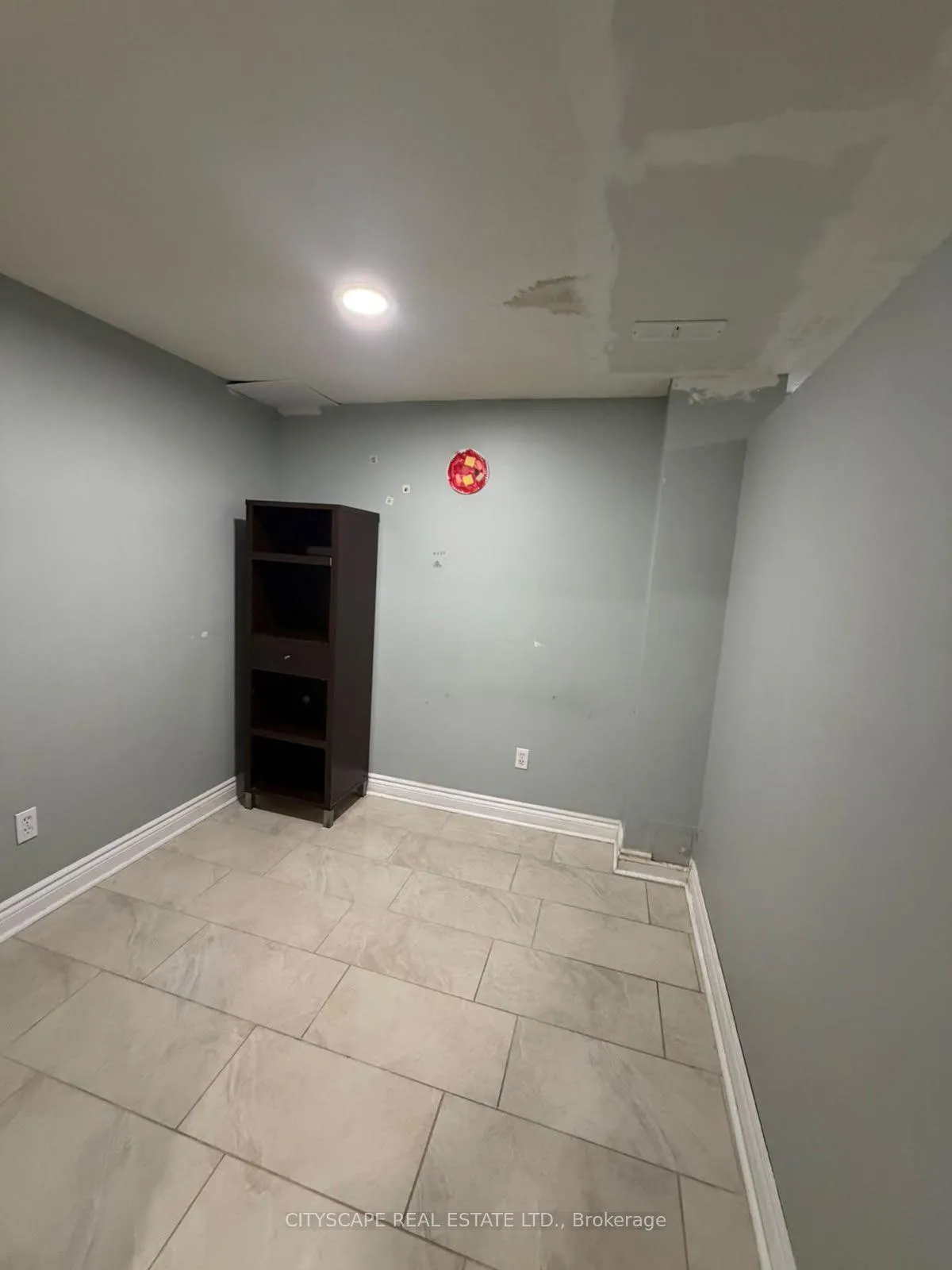 Photo 10 of Unit Bsmt, 3932 Beechnut Row Crescent, Mississauga, Meadowvale — HOMEH