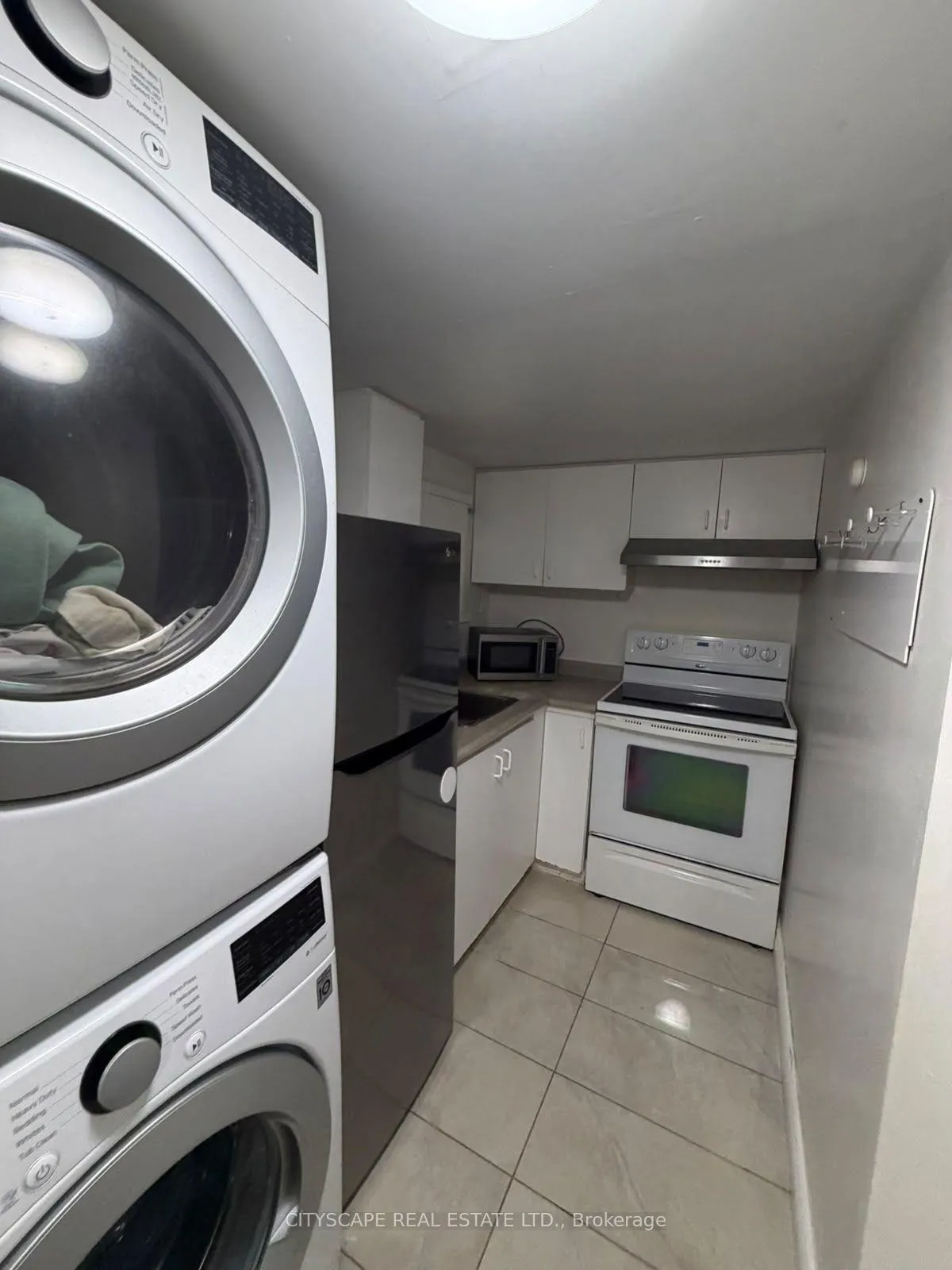 Photo 11 of Unit Bsmt, 3932 Beechnut Row Crescent, Mississauga, Meadowvale — HOMEH