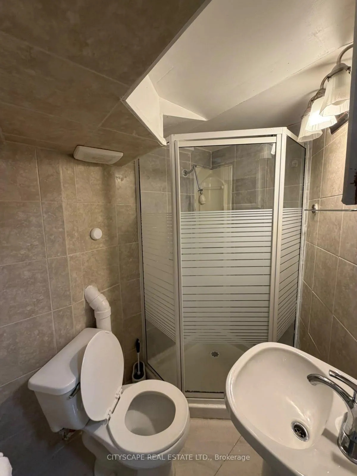 Photo 12 of Unit Bsmt, 3932 Beechnut Row Crescent, Mississauga, Meadowvale — HOMEH
