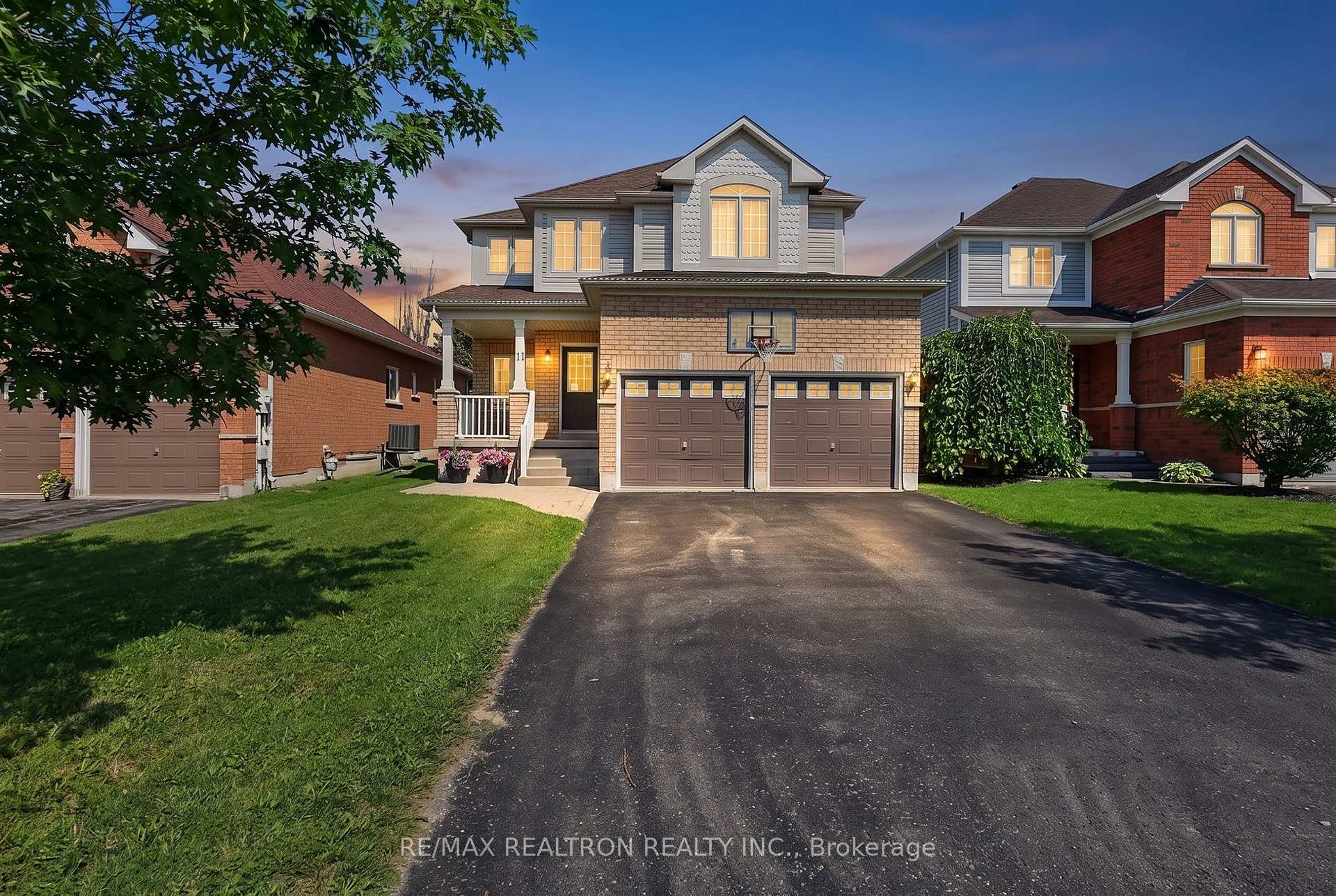 Photo 1 of 11 Tudor Crescent, Barrie, Innis-Shore — HOMEH