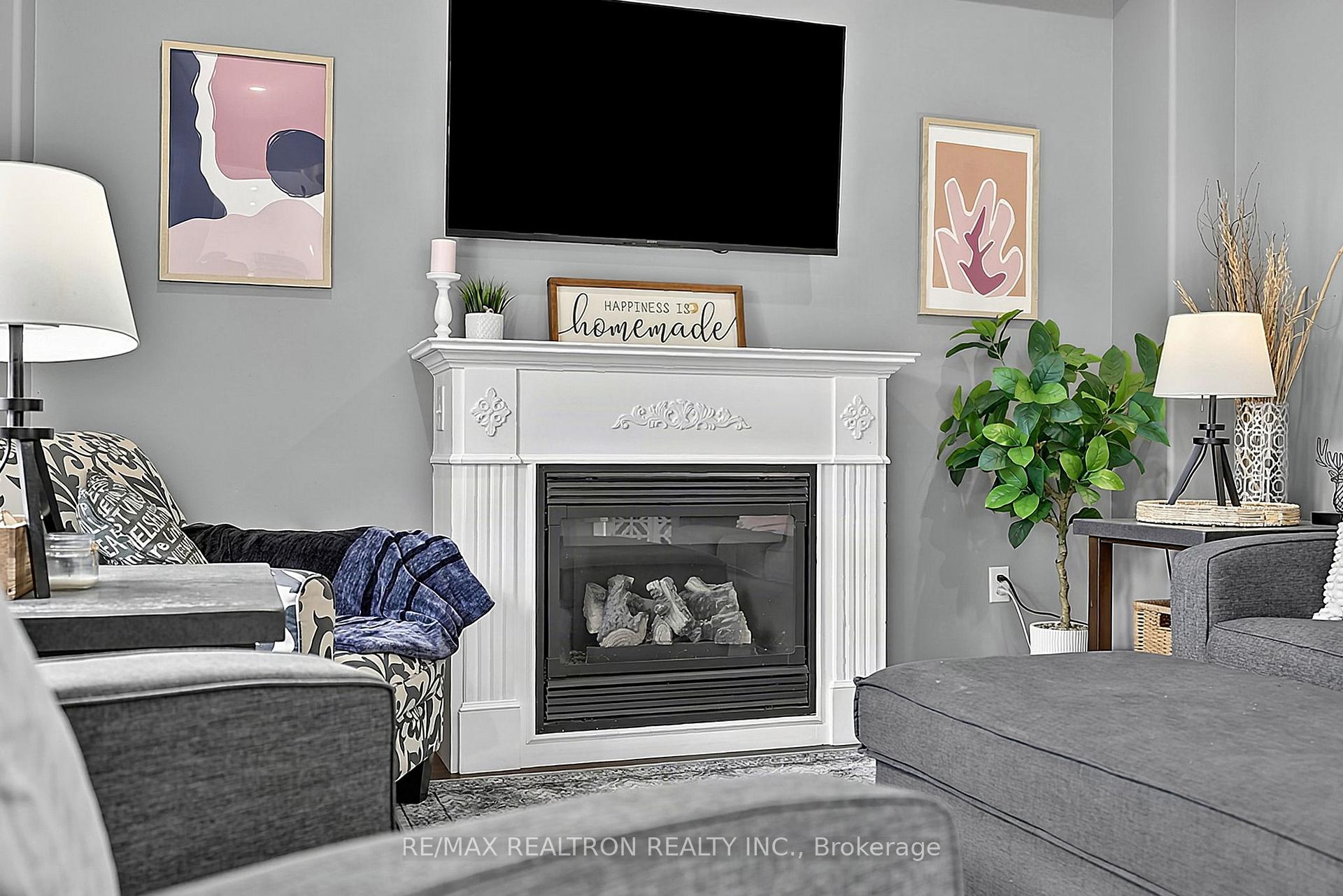 Photo 17 of 11 Tudor Crescent, Barrie, Innis-Shore — HOMEH