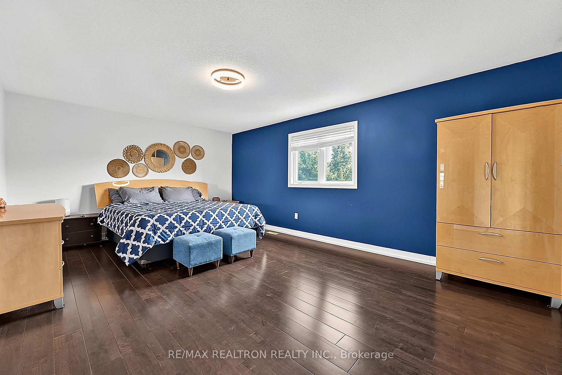 Photo 21 of 11 Tudor Crescent, Barrie, Innis-Shore — HOMEH
