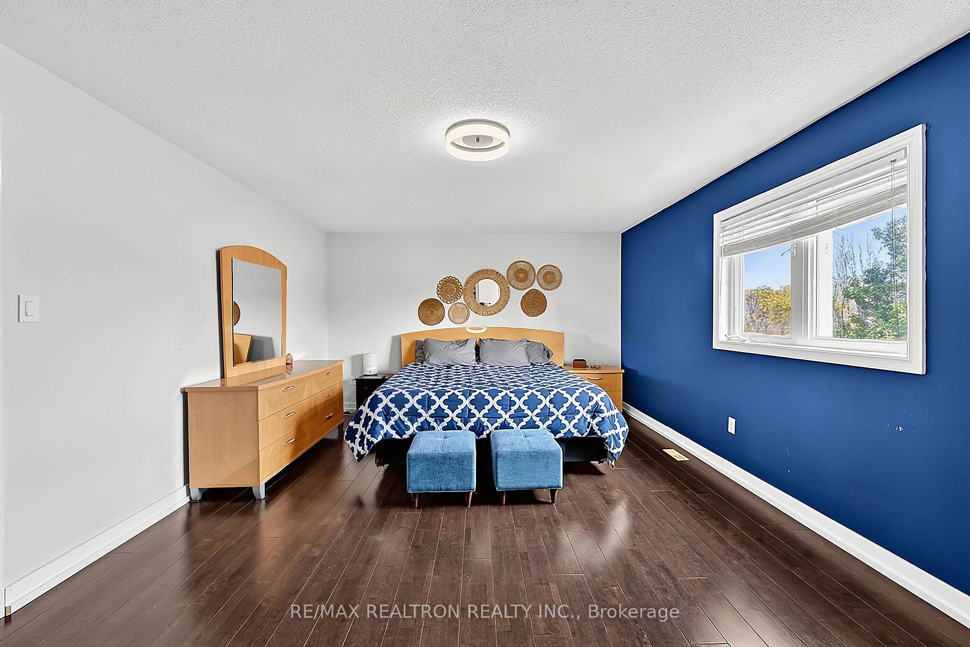 Photo 23 of 11 Tudor Crescent, Barrie, Innis-Shore — HOMEH