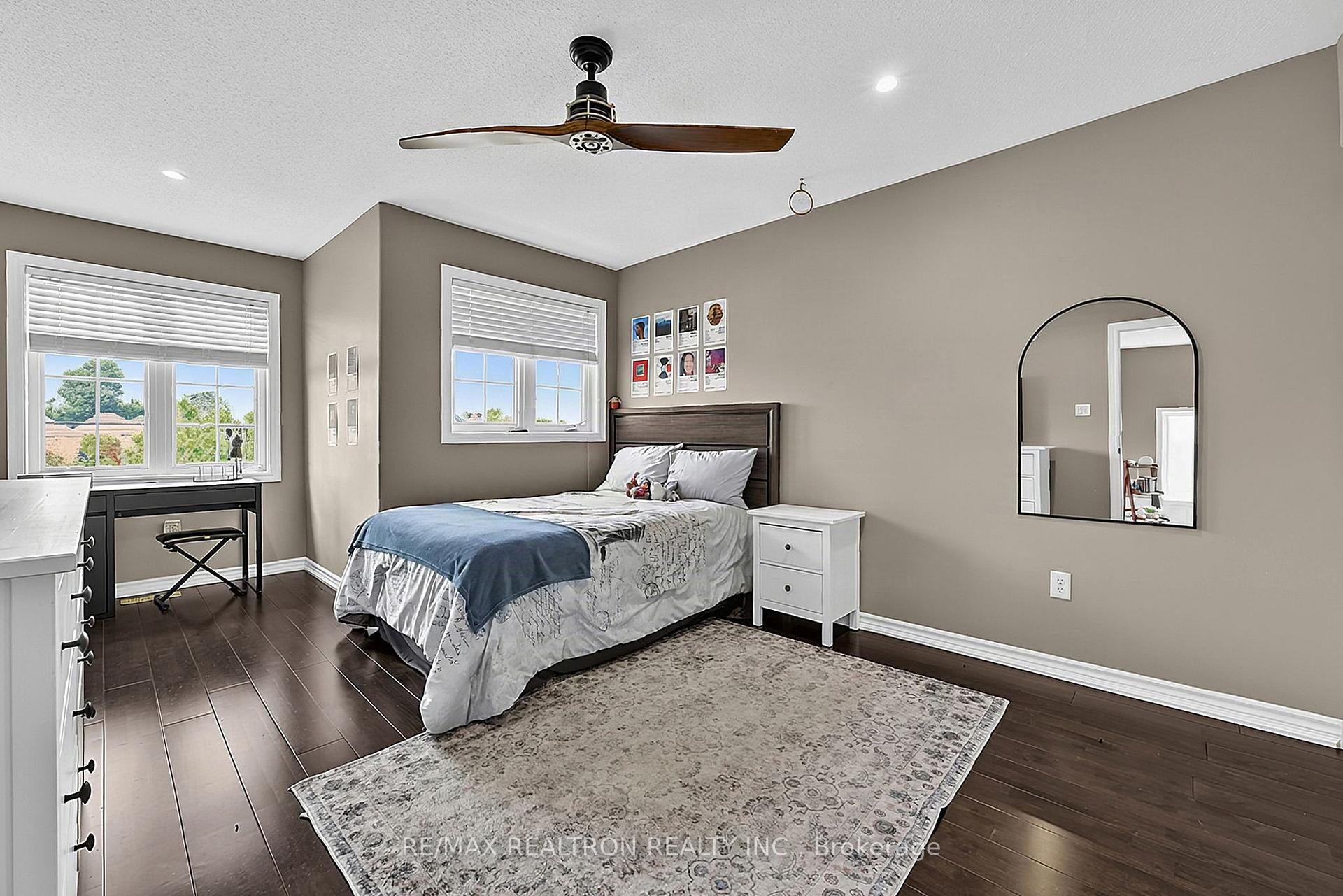 Photo 26 of 11 Tudor Crescent, Barrie, Innis-Shore — HOMEH