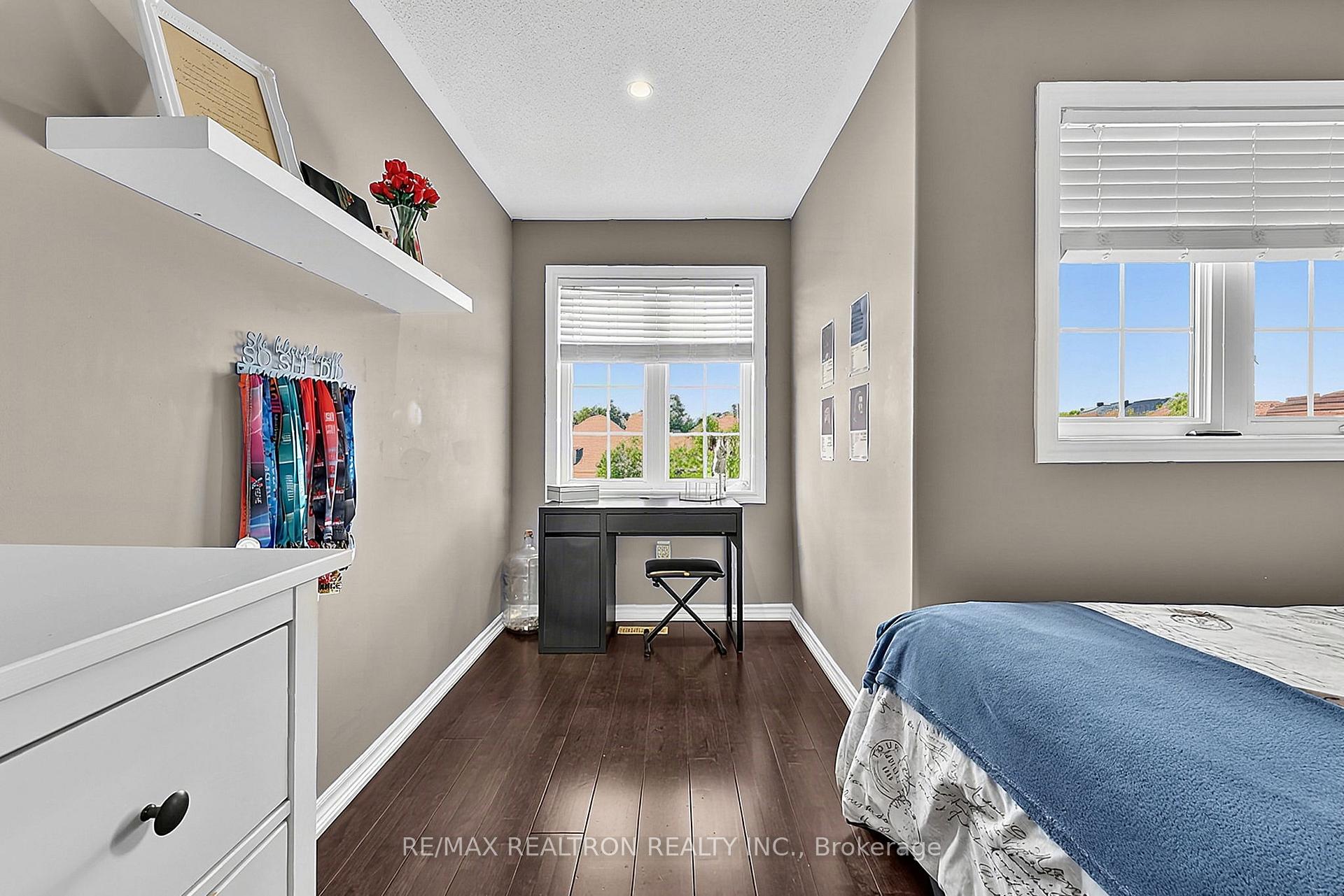 Photo 27 of 11 Tudor Crescent, Barrie, Innis-Shore — HOMEH