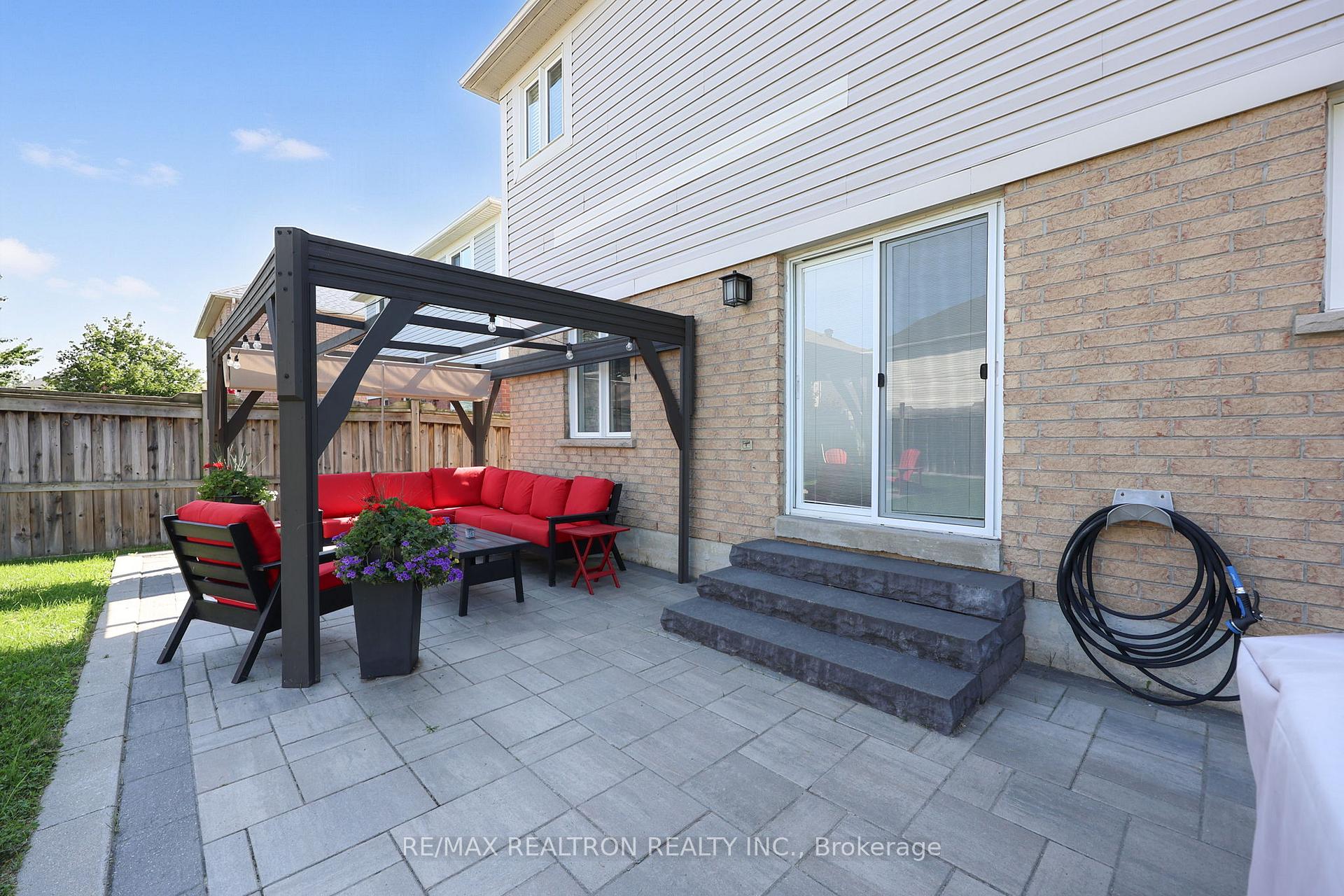 Photo 44 of 11 Tudor Crescent, Barrie, Innis-Shore — HOMEH