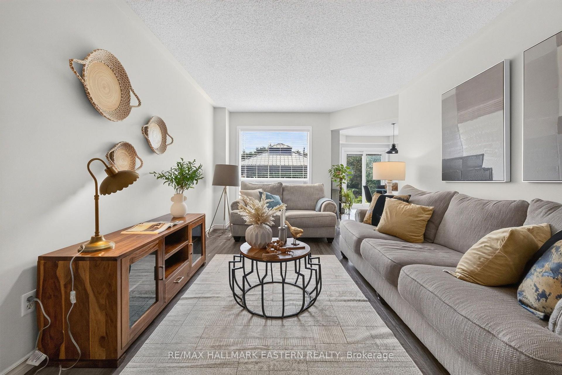 Photo 8 of 25 Edgerton Drive, Clarington, Bowmanville — HOMEH