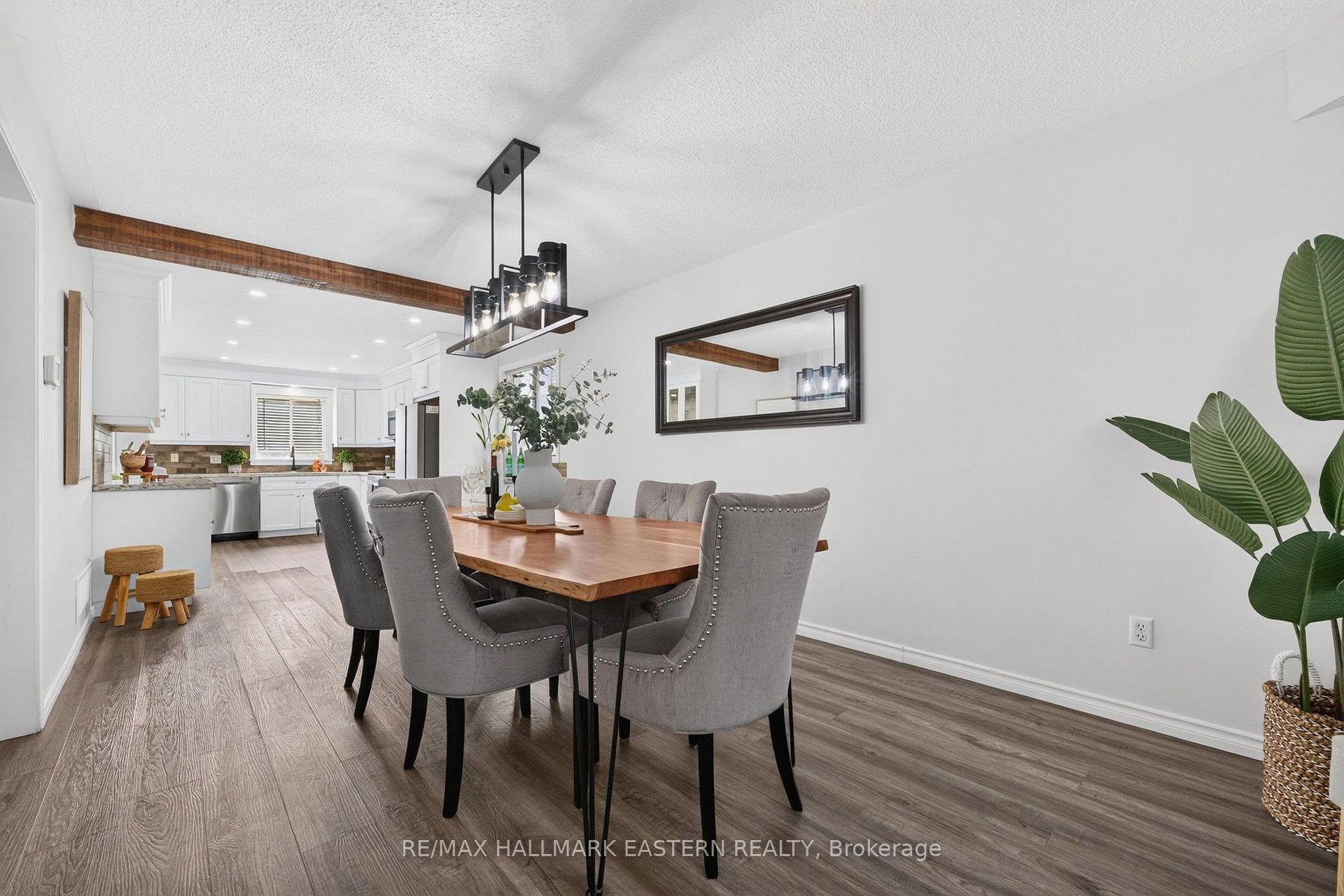 Photo 12 of 25 Edgerton Drive, Clarington, Bowmanville — HOMEH