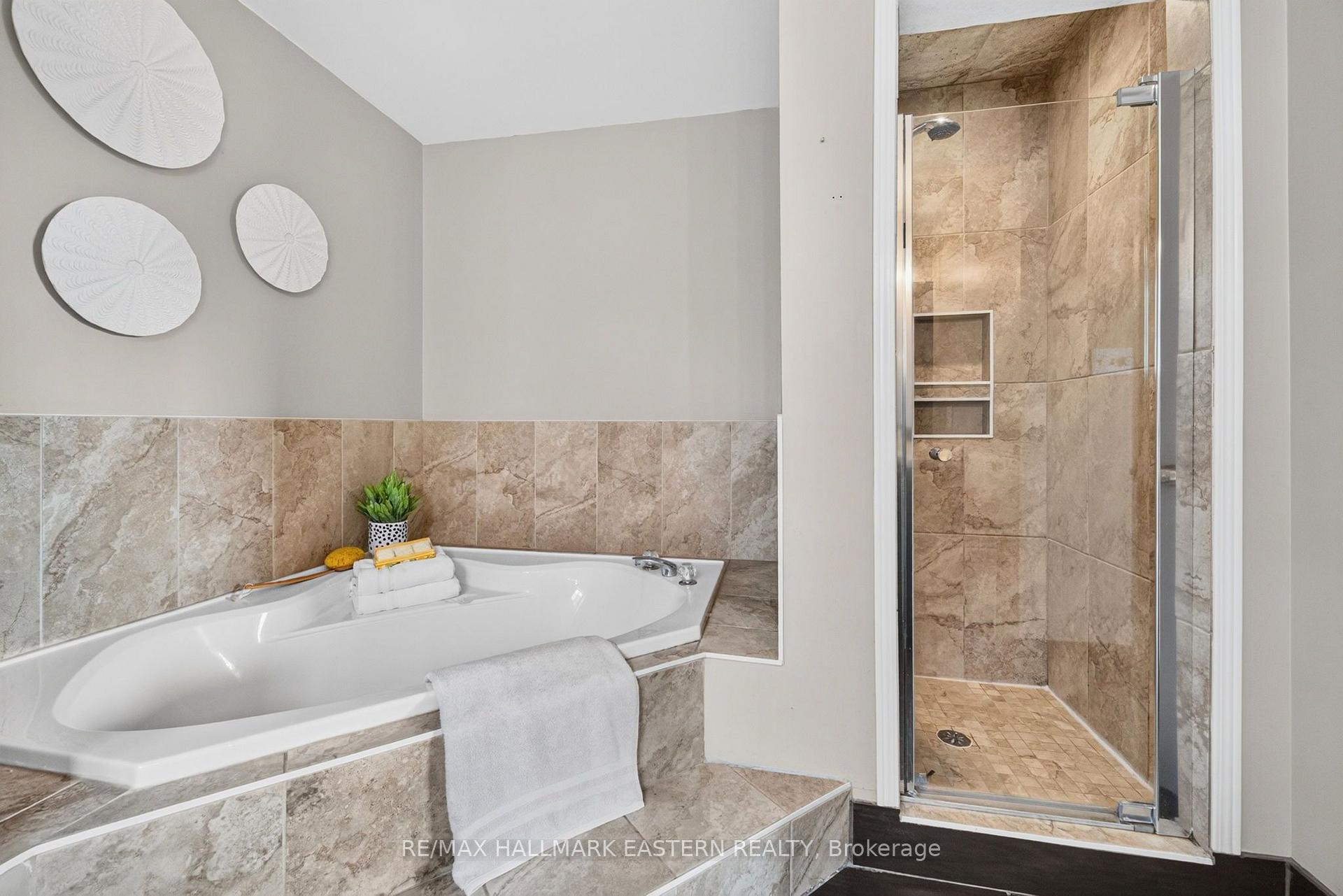 Photo 26 of 25 Edgerton Drive, Clarington, Bowmanville — HOMEH