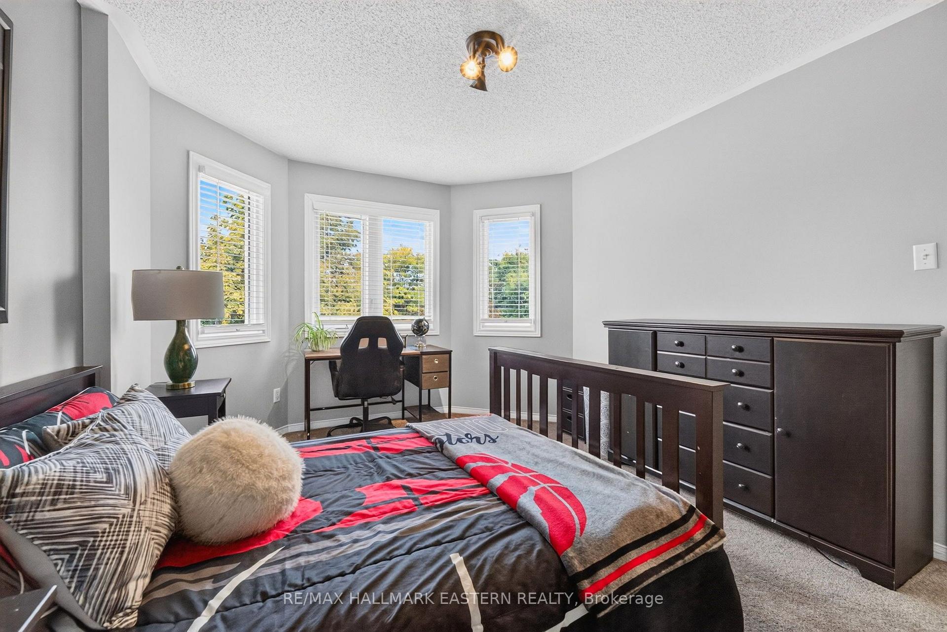 Photo 34 of 25 Edgerton Drive, Clarington, Bowmanville — HOMEH