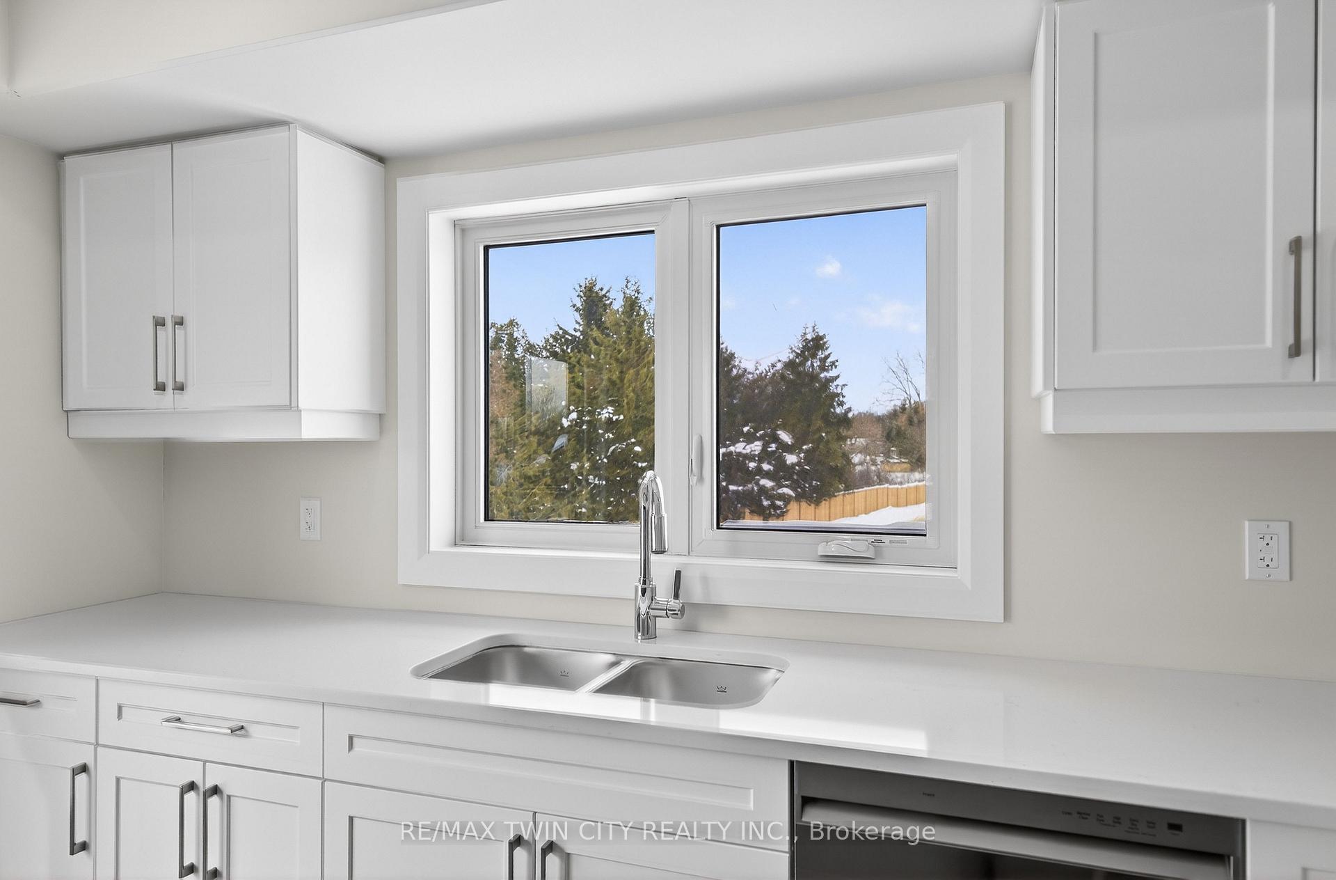 Photo 11 of Unit 49, 3202 Vivian Line, Stratford — HOMEH