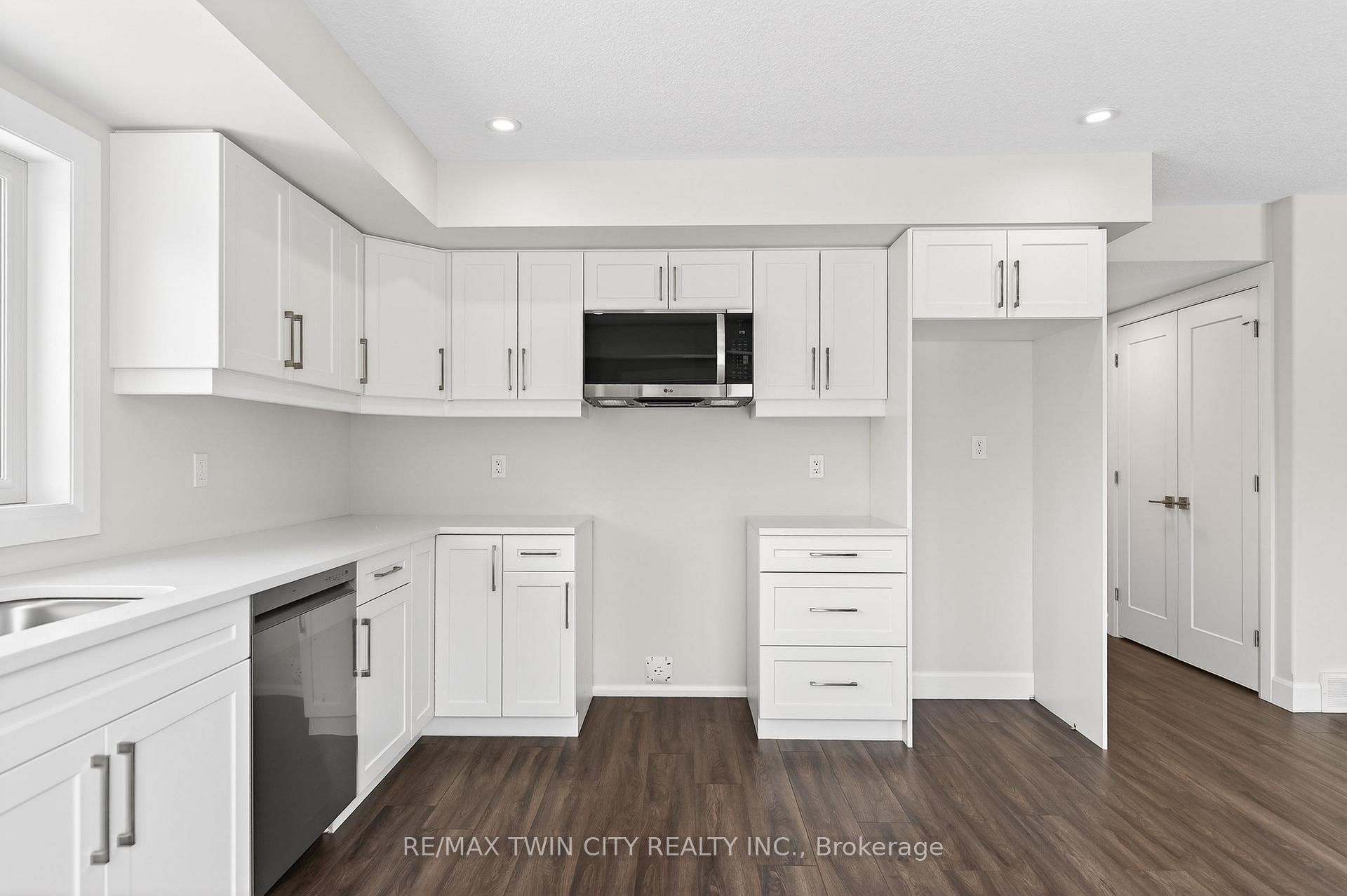 Photo 12 of Unit 49, 3202 Vivian Line, Stratford — HOMEH