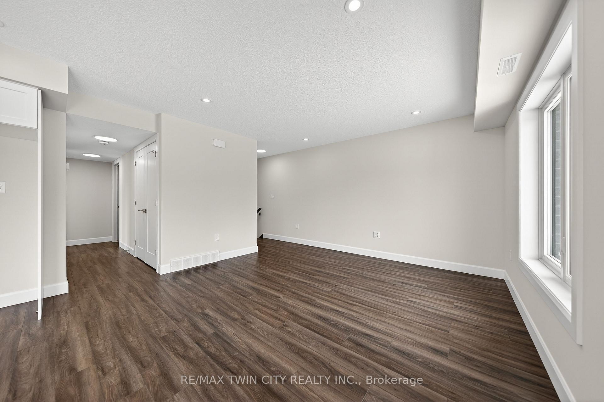 Photo 14 of Unit 49, 3202 Vivian Line, Stratford — HOMEH