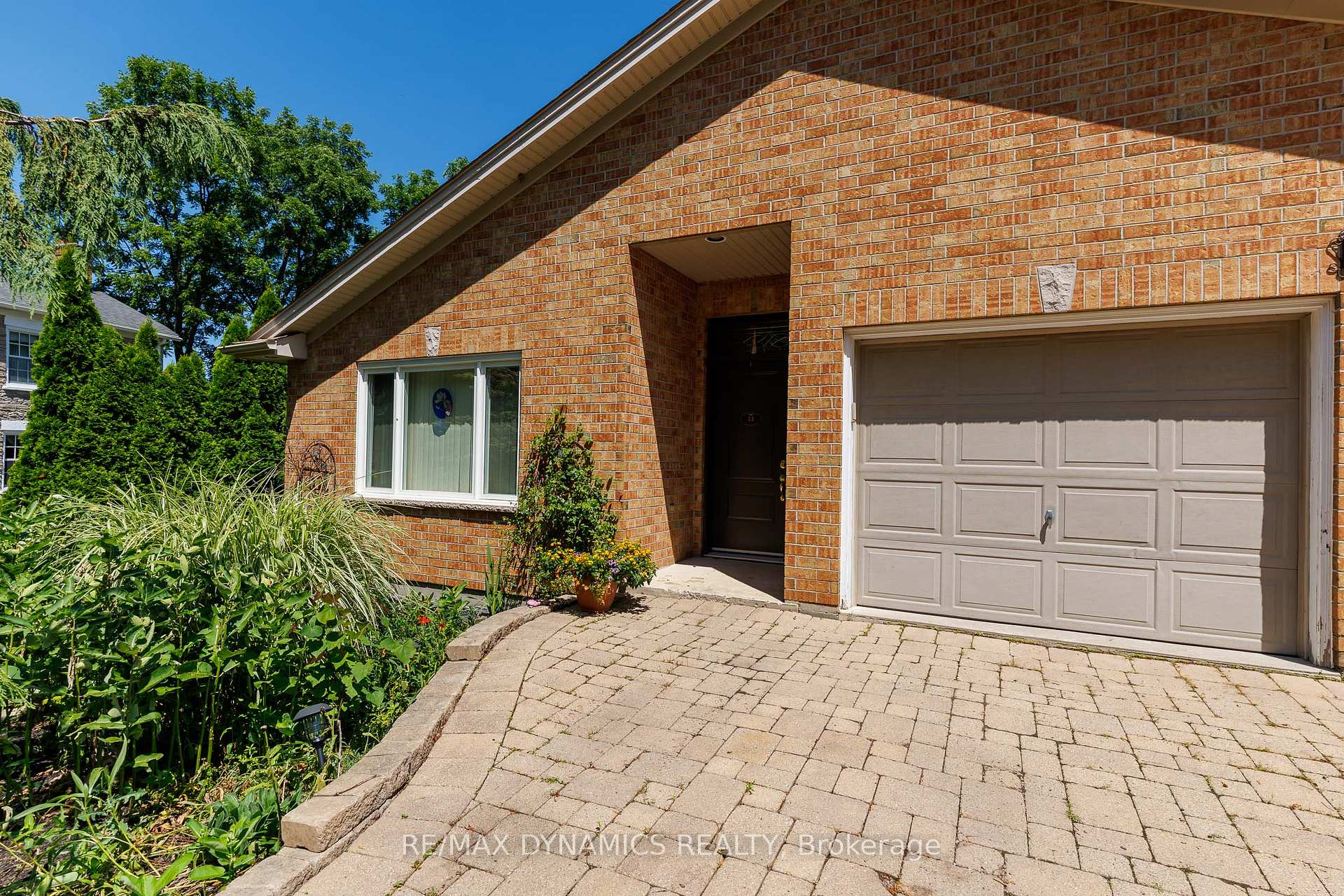 Photo 3 of 53 Mountain Street, St. Catharines, Burleigh Hill — HOMEH