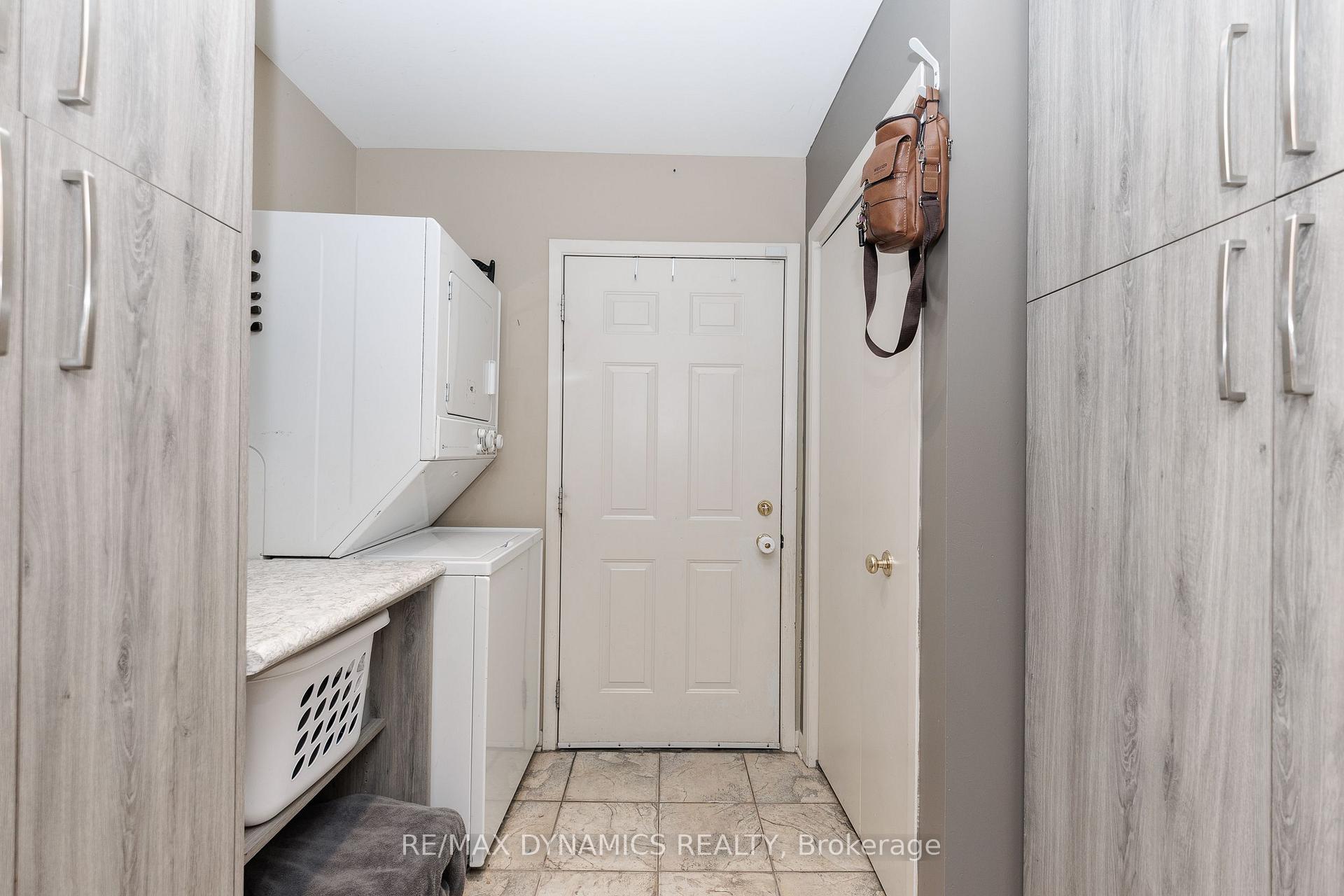 Photo 12 of 53 Mountain Street, St. Catharines, Burleigh Hill — HOMEH