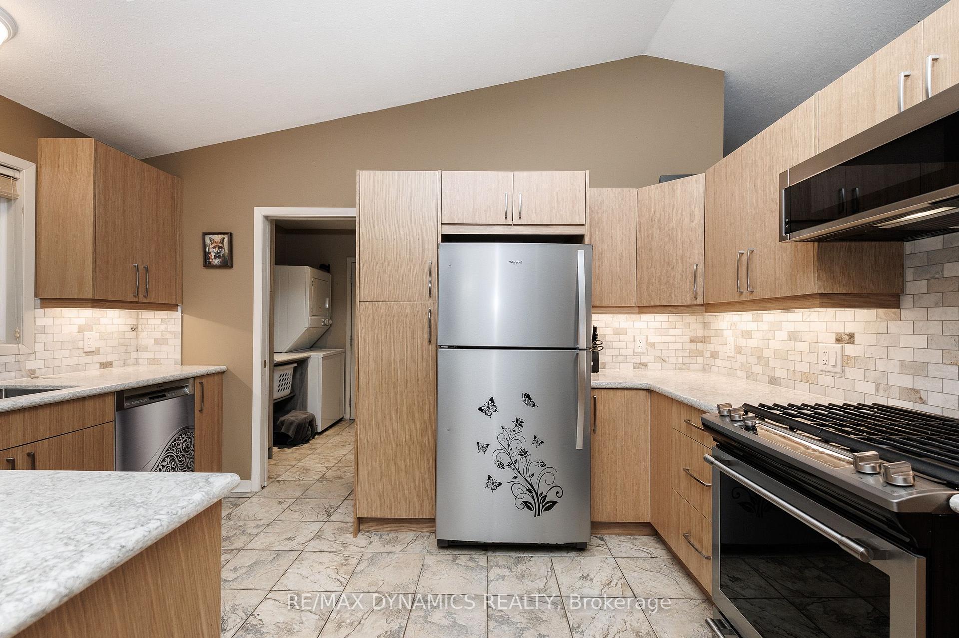 Photo 13 of 53 Mountain Street, St. Catharines, Burleigh Hill — HOMEH