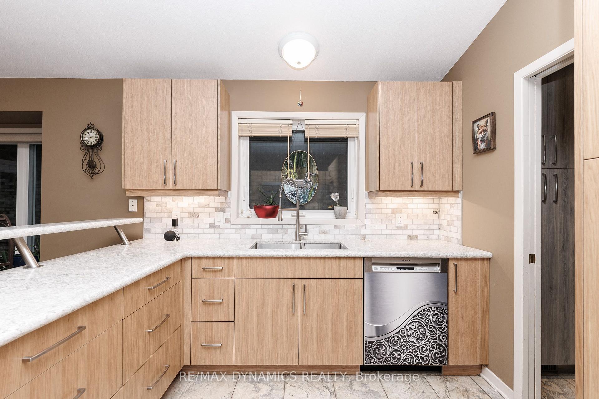Photo 14 of 53 Mountain Street, St. Catharines, Burleigh Hill — HOMEH