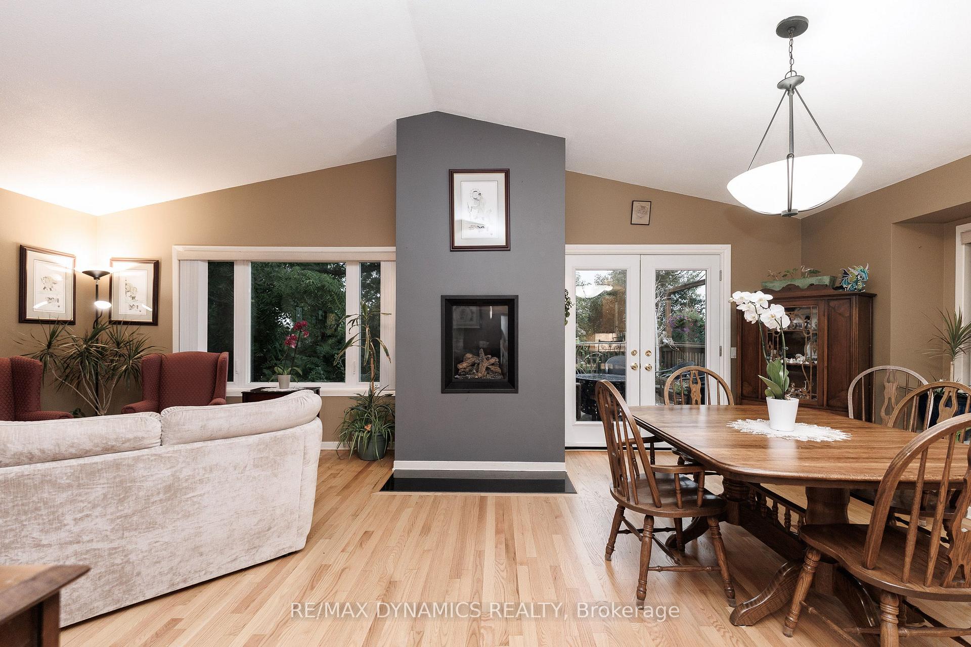 Photo 16 of 53 Mountain Street, St. Catharines, Burleigh Hill — HOMEH