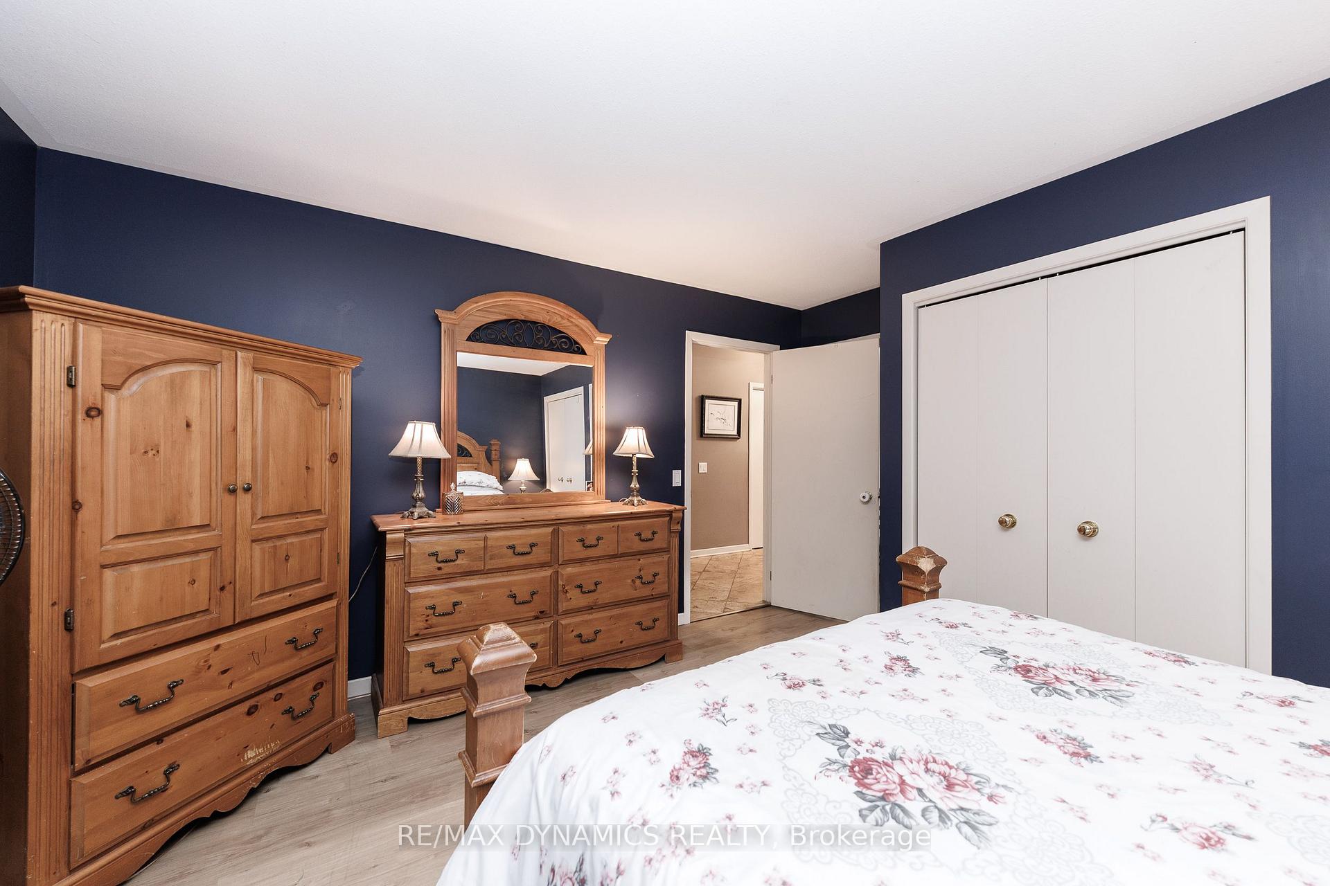 Photo 18 of 53 Mountain Street, St. Catharines, Burleigh Hill — HOMEH