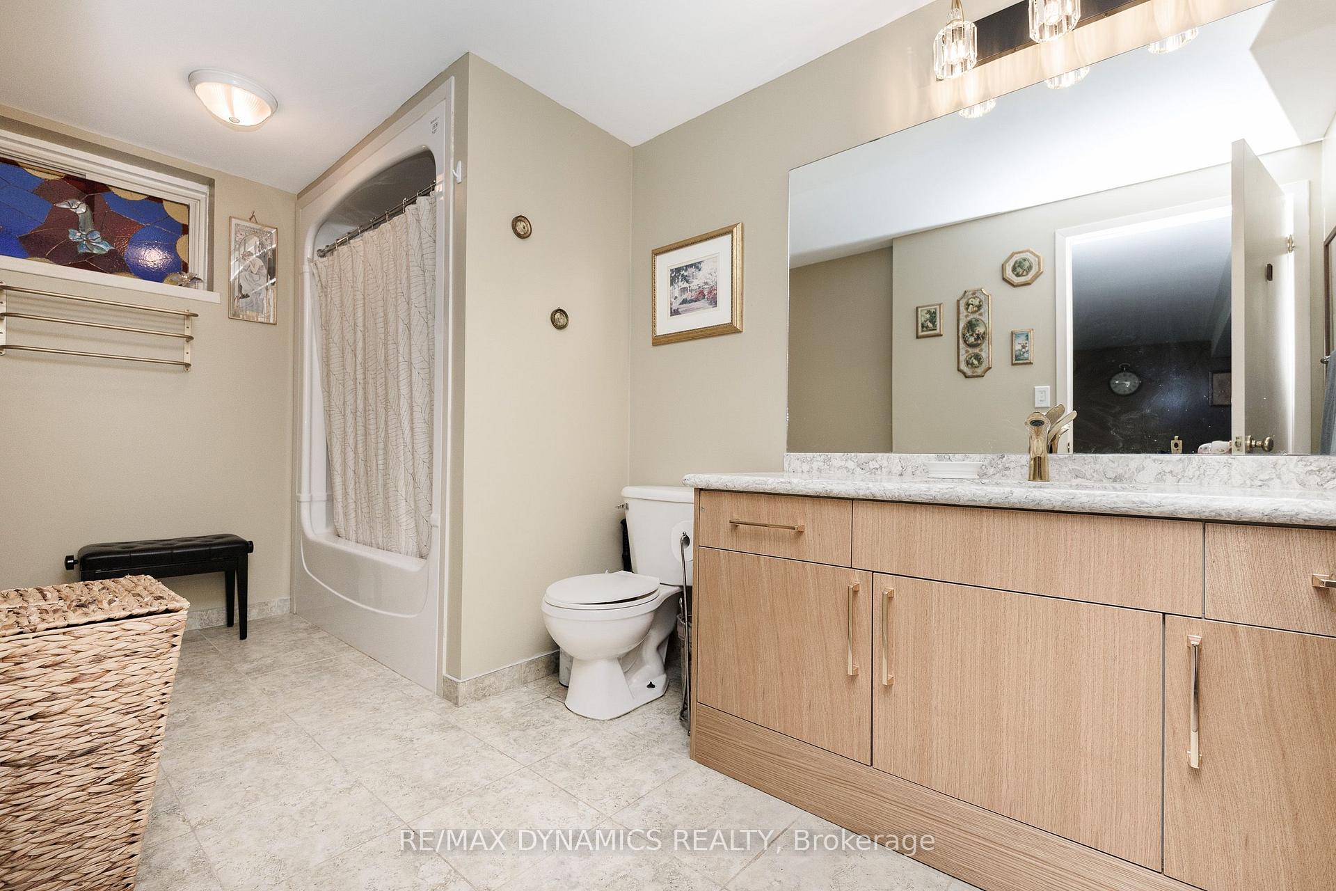 Photo 26 of 53 Mountain Street, St. Catharines, Burleigh Hill — HOMEH