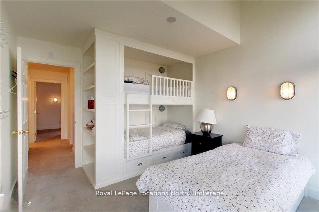 Photo 9 of 872 Suncrest Circle, Collingwood — HOMEH