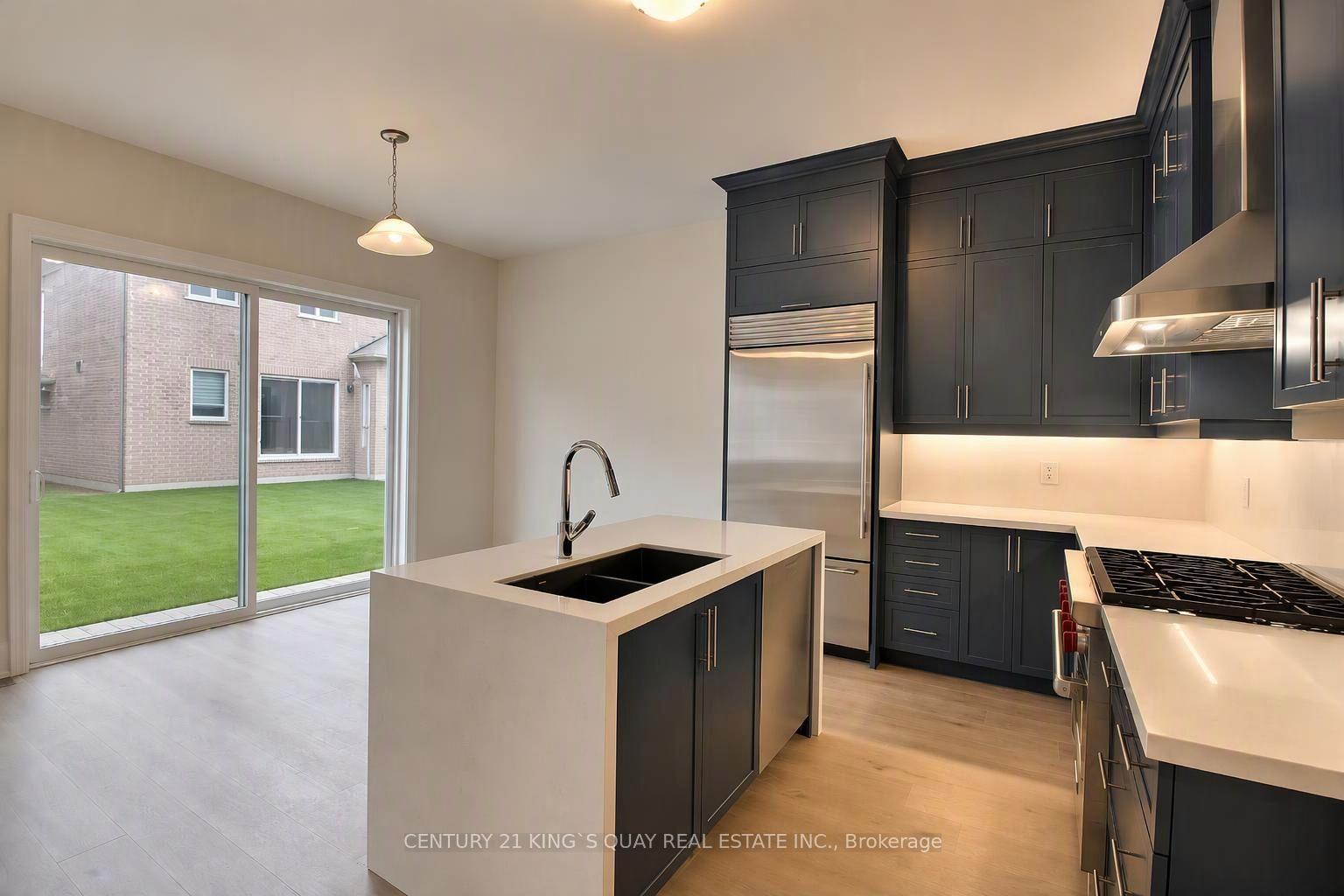 Photo 10 of 16 Sweet Gale Crescent, Richmond Hill, Rural Richmond Hill — HOMEH