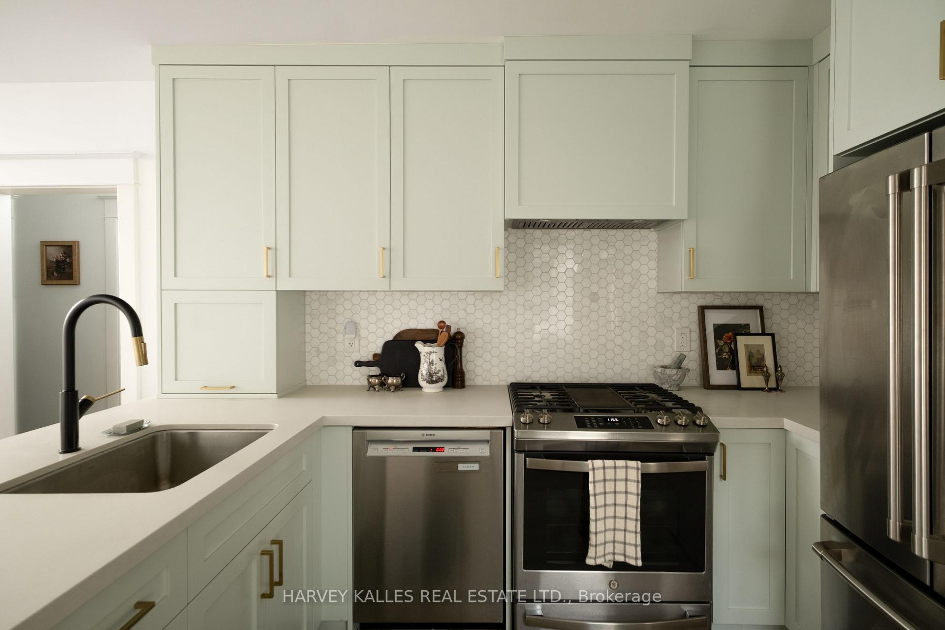 Photo 4 of 84 Coleridge Avenue, Toronto, Woodbine-Lumsden — HOMEH