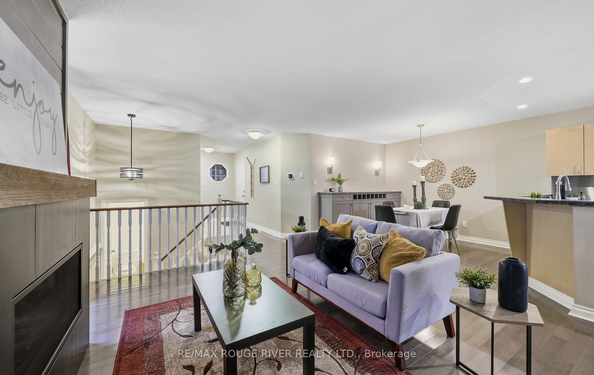 Photo 10 of 245 Willowbrook Drive, Whitby, Pringle Creek — HOMEH