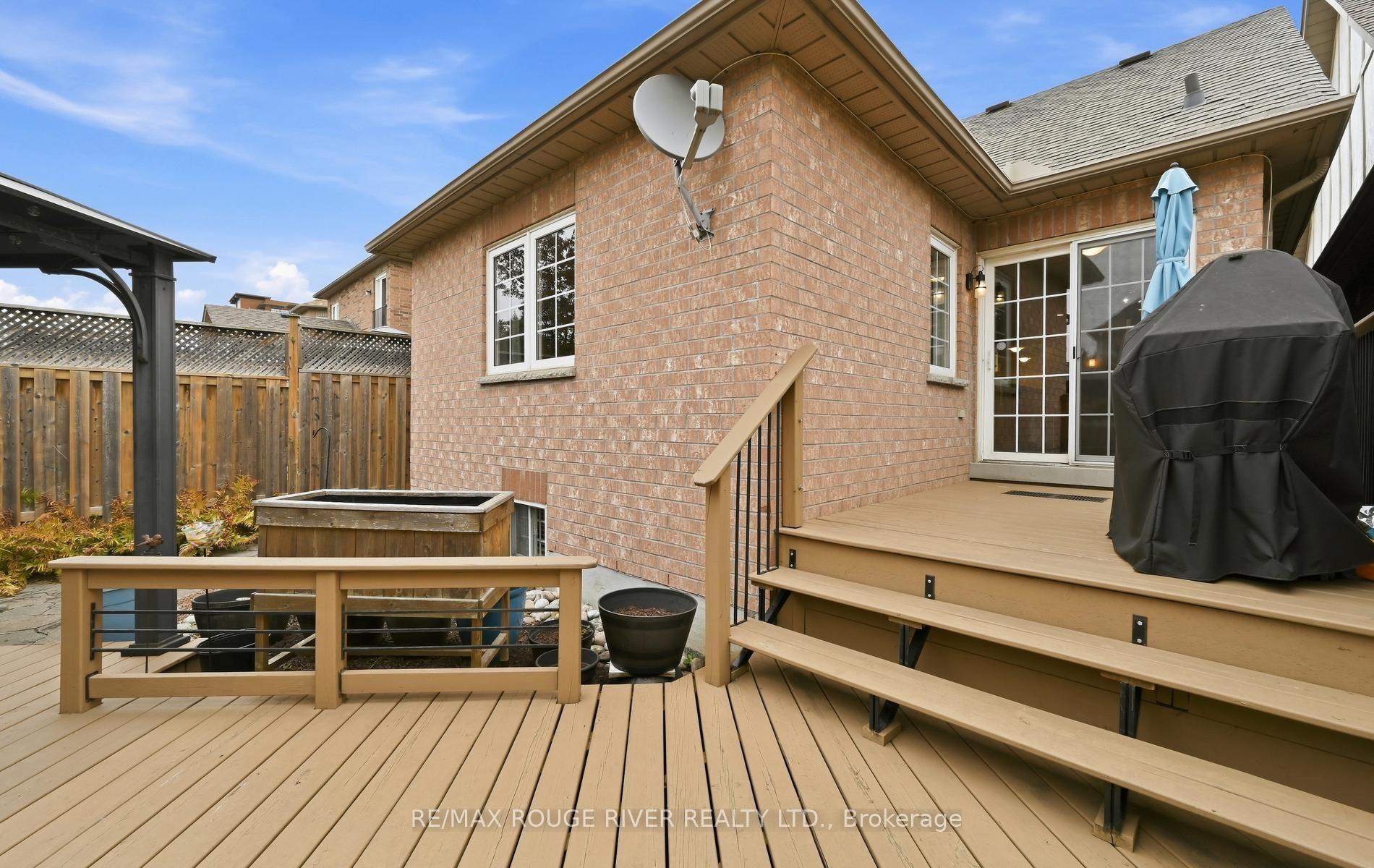 Photo 33 of 245 Willowbrook Drive, Whitby, Pringle Creek — HOMEH