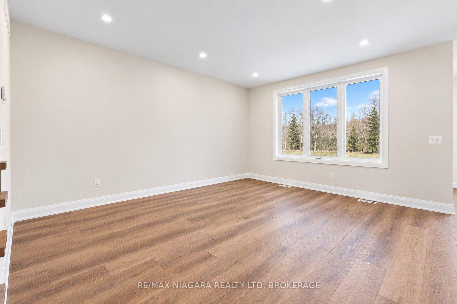 Photo 5 of 63 Swan Avenue, Pelham, Fonthill — HOMEH