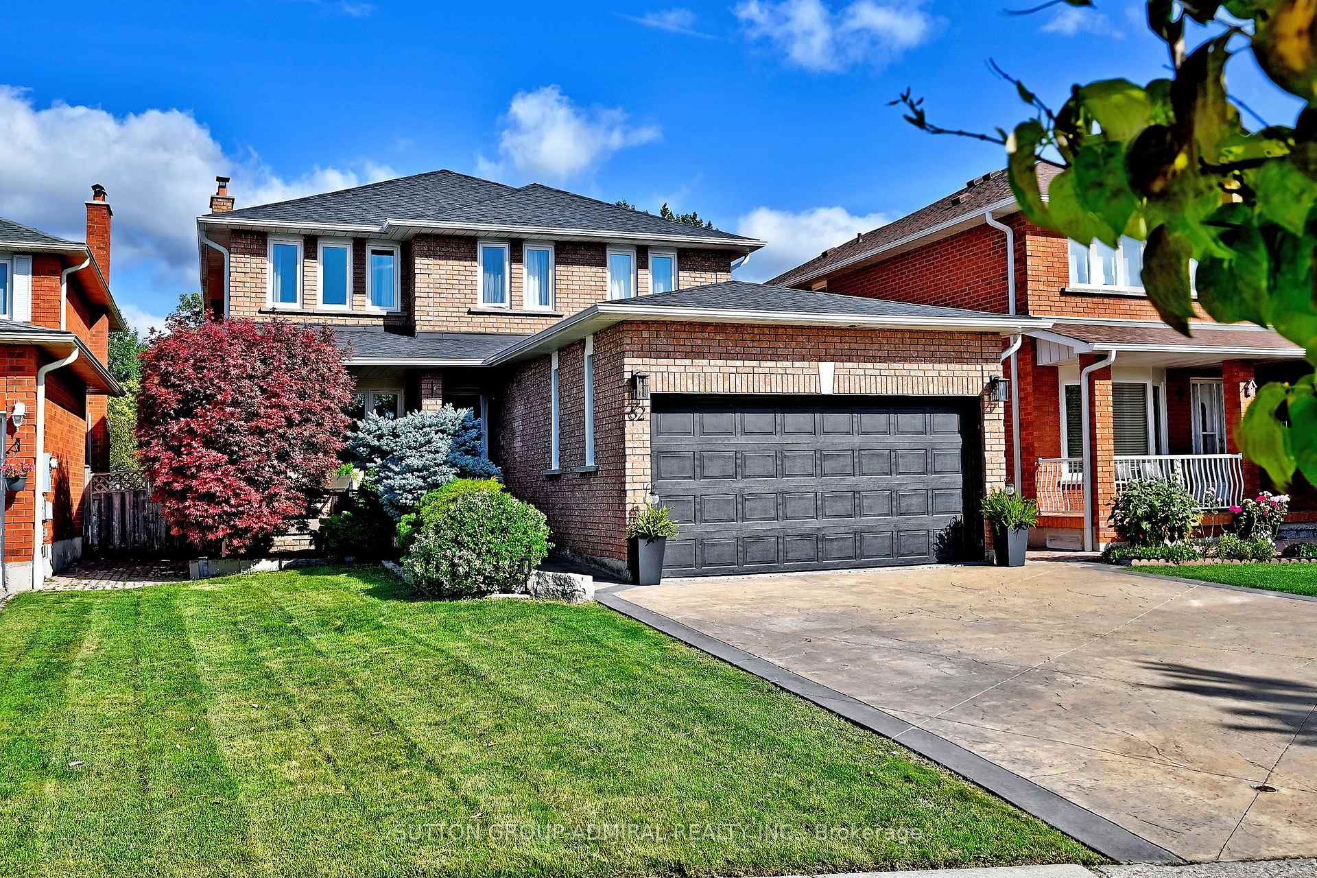 Photo 1 of 62 Castlehill Road, Vaughan, Maple — HOMEH