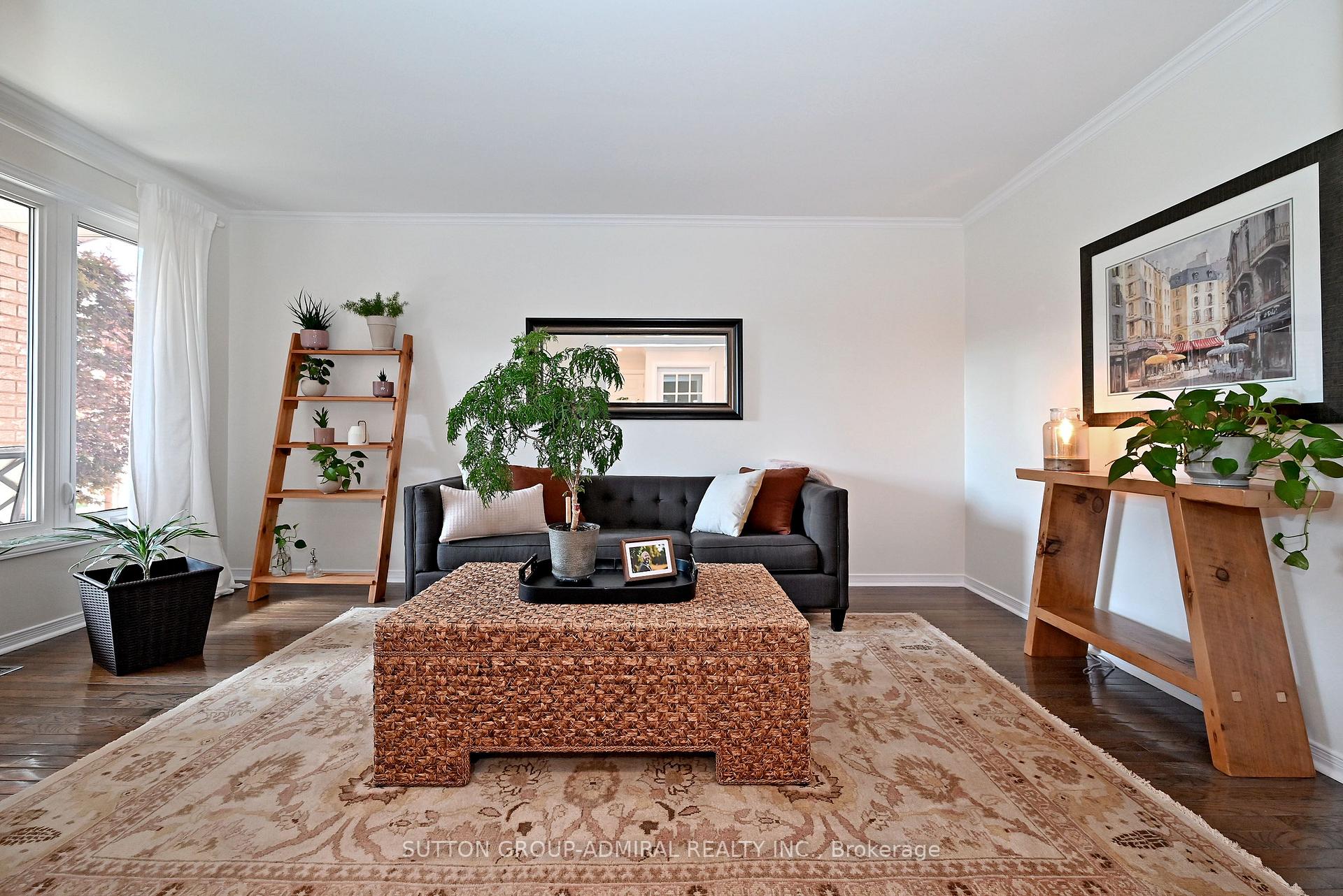 Photo 6 of 62 Castlehill Road, Vaughan, Maple — HOMEH