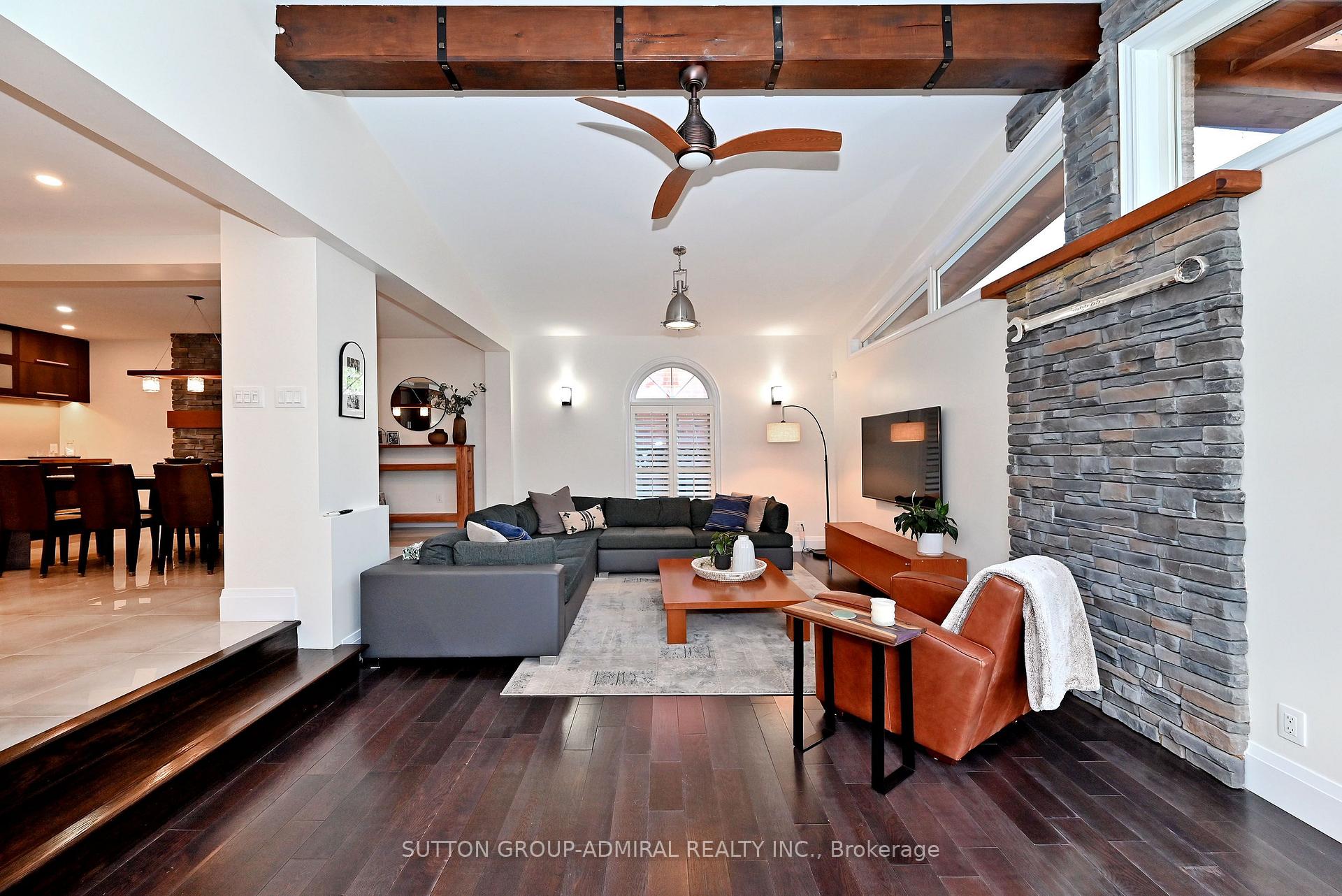 Photo 10 of 62 Castlehill Road, Vaughan, Maple — HOMEH