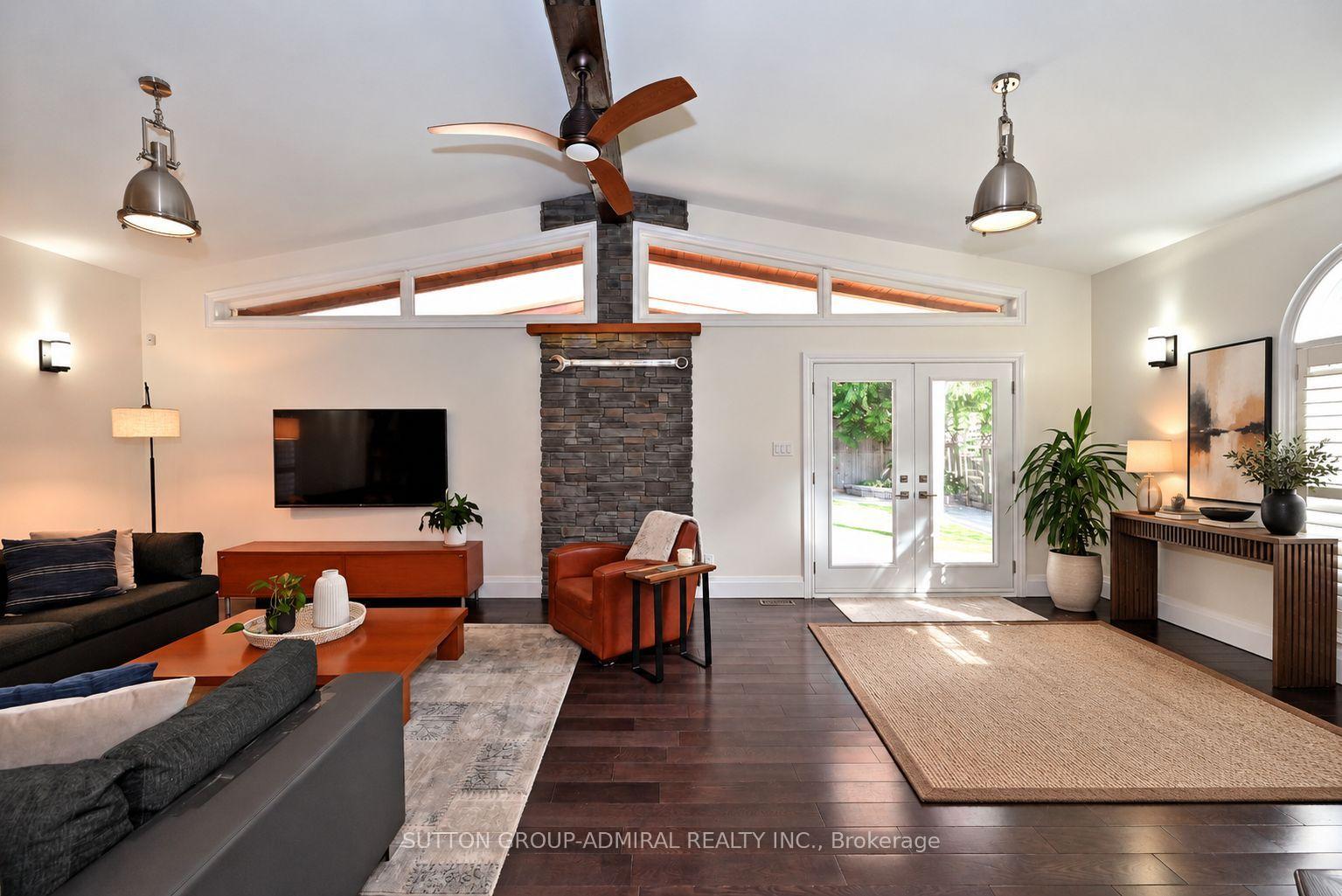 Photo 12 of 62 Castlehill Road, Vaughan, Maple — HOMEH