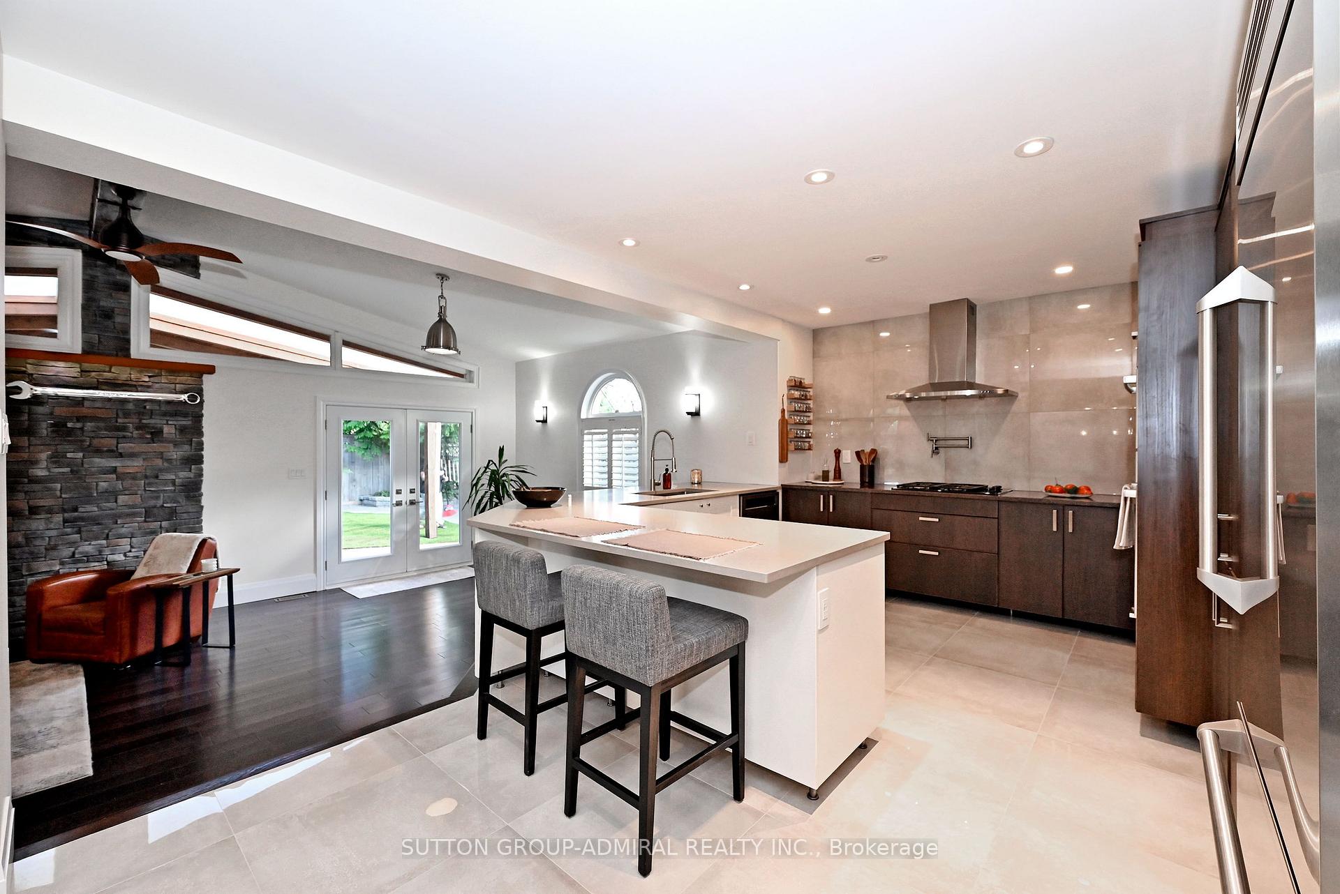 Photo 16 of 62 Castlehill Road, Vaughan, Maple — HOMEH