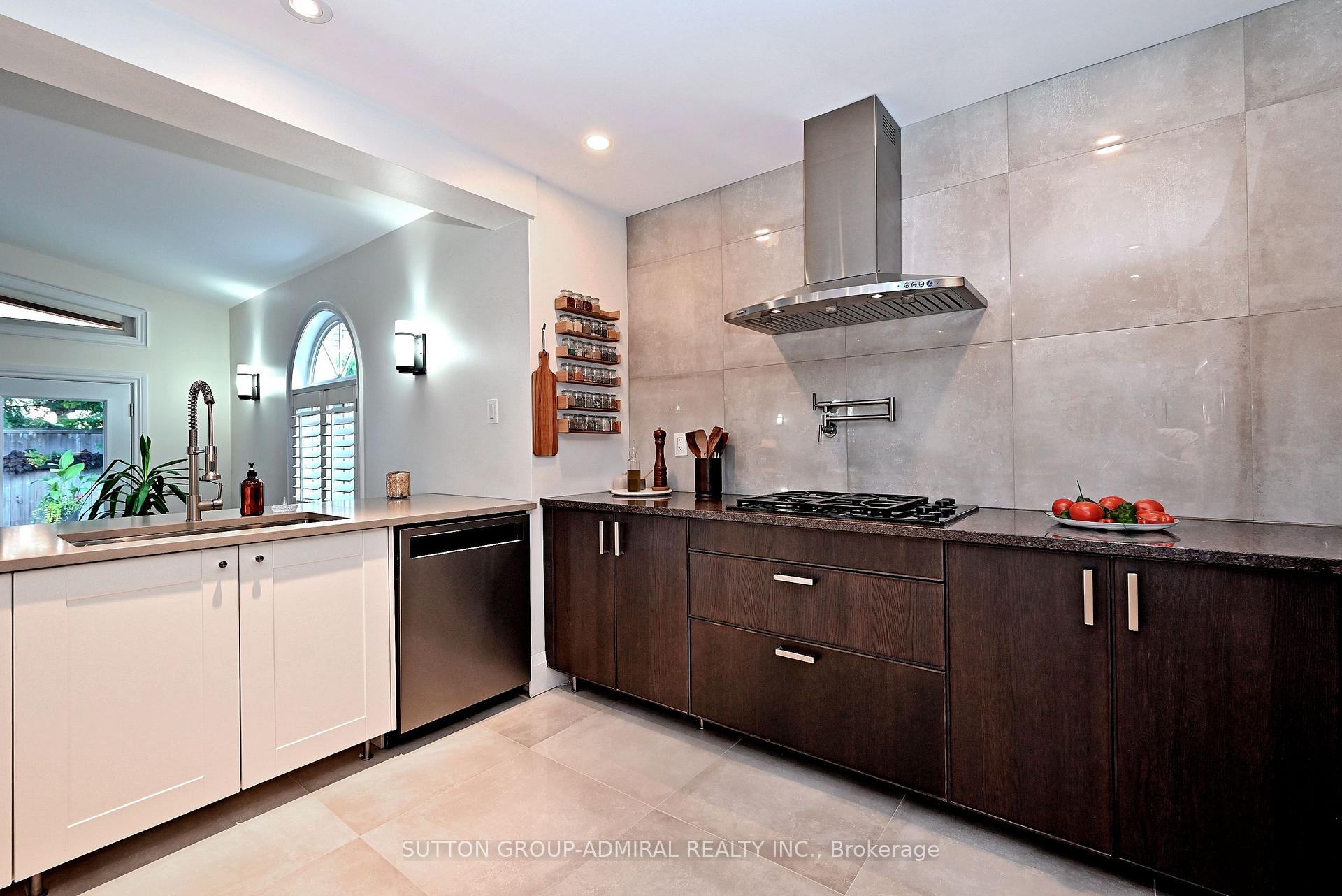Photo 17 of 62 Castlehill Road, Vaughan, Maple — HOMEH