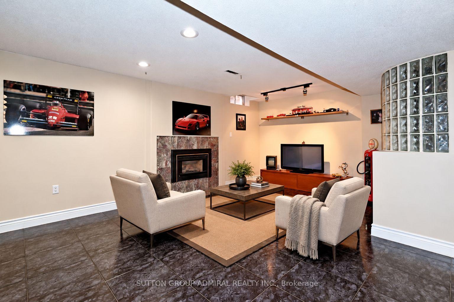 Photo 40 of 62 Castlehill Road, Vaughan, Maple — HOMEH