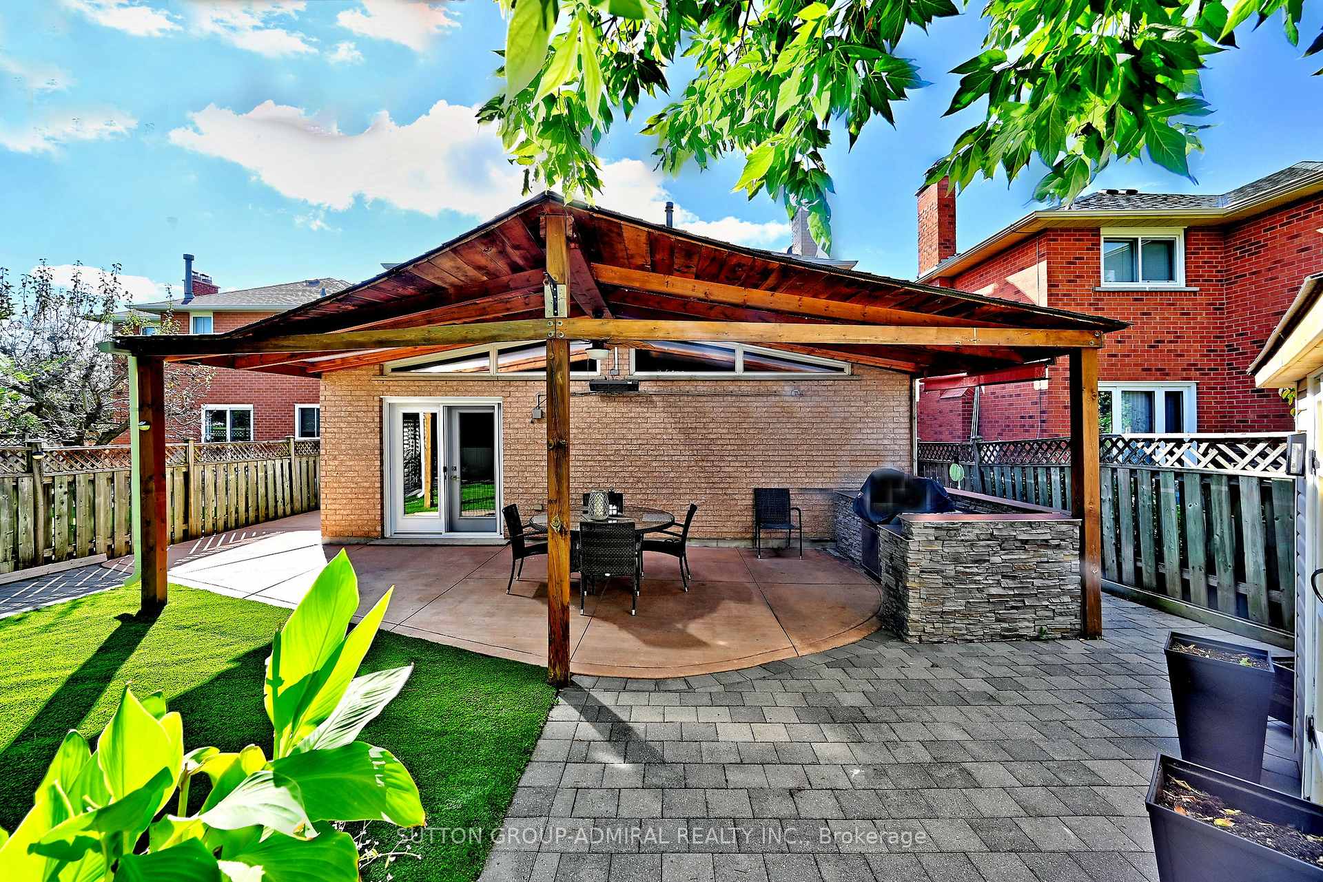 Photo 44 of 62 Castlehill Road, Vaughan, Maple — HOMEH