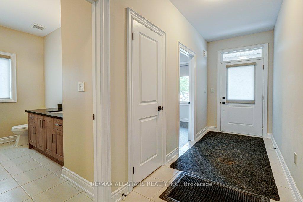Photo 6 of 34 Hildred Cushing Way, Uxbridge — HOMEH