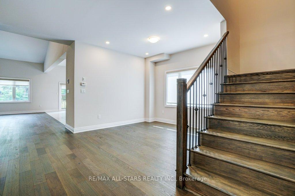 Photo 8 of 34 Hildred Cushing Way, Uxbridge — HOMEH