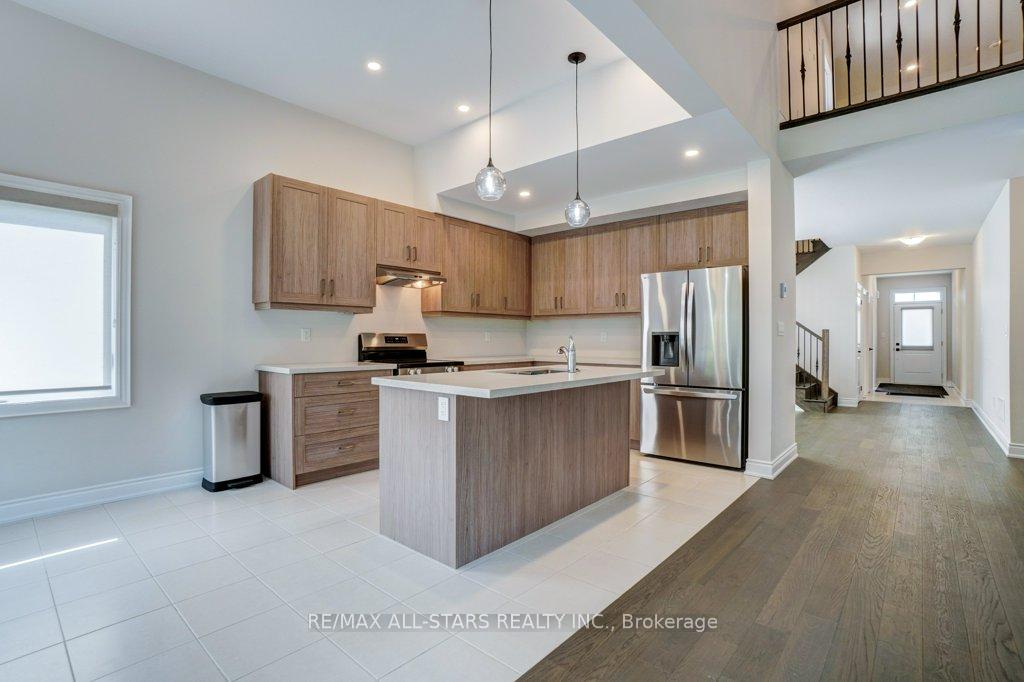 Photo 15 of 34 Hildred Cushing Way, Uxbridge — HOMEH